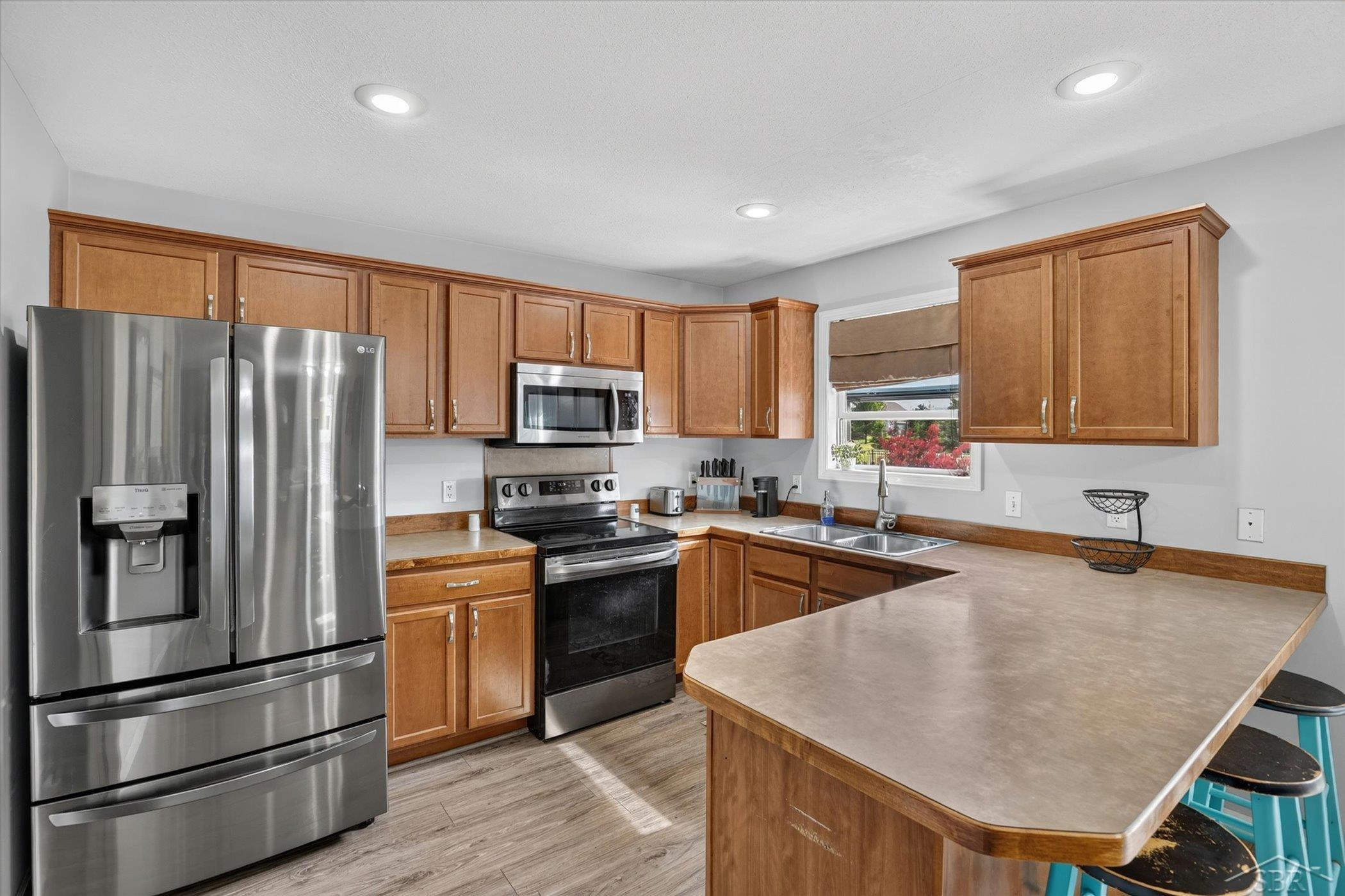 8914 Cottonwood Drive, Freeland, MI 48623 — Photo 11