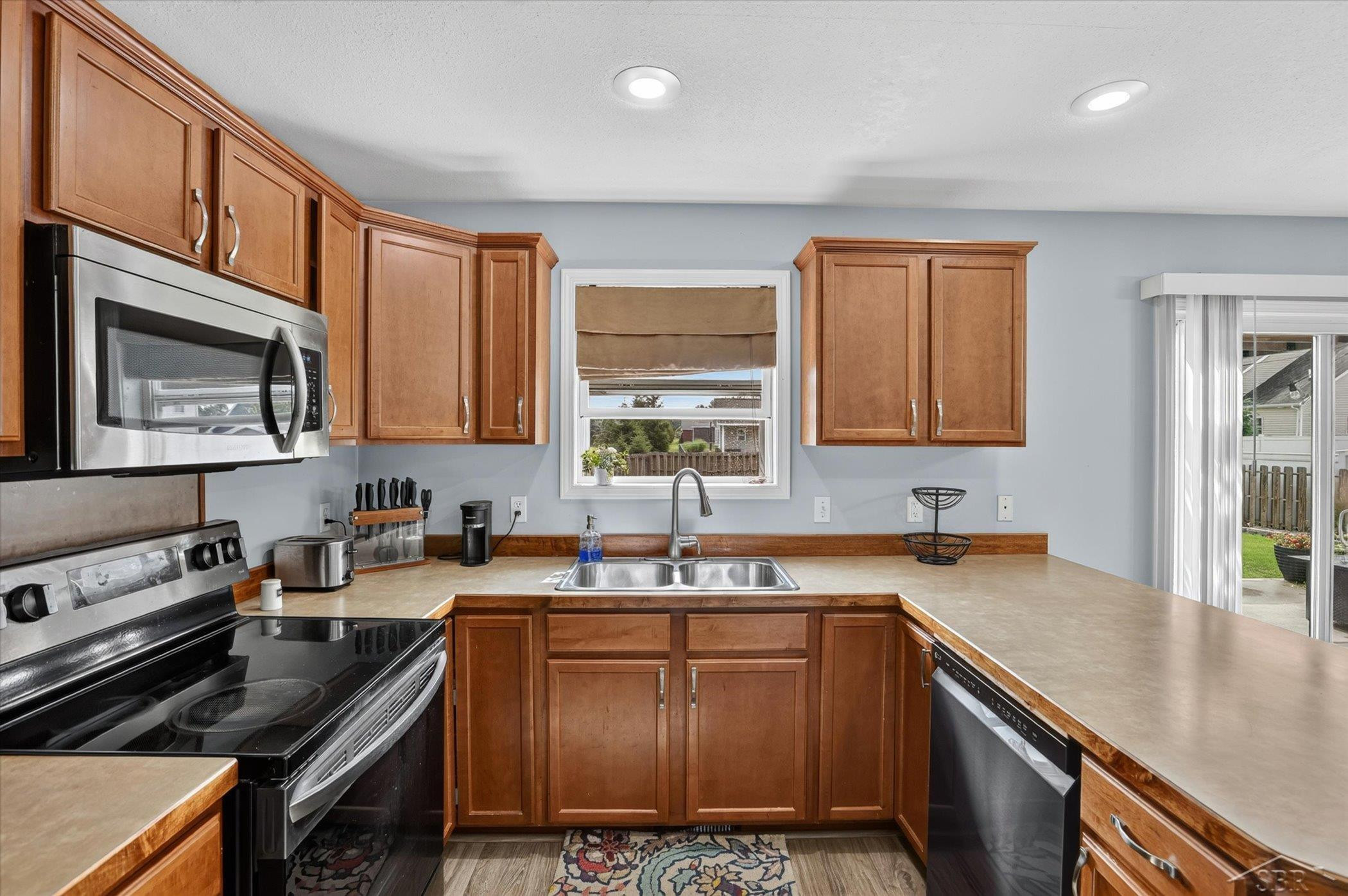 8914 Cottonwood Drive, Freeland, MI 48623 — Photo 12