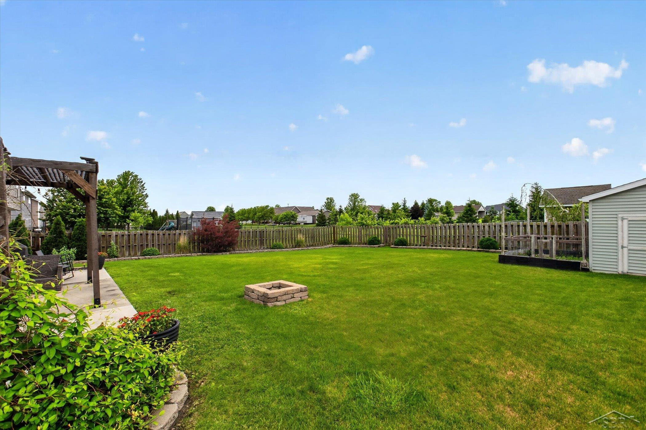 8914 Cottonwood Drive, Freeland, MI 48623 — Photo 36