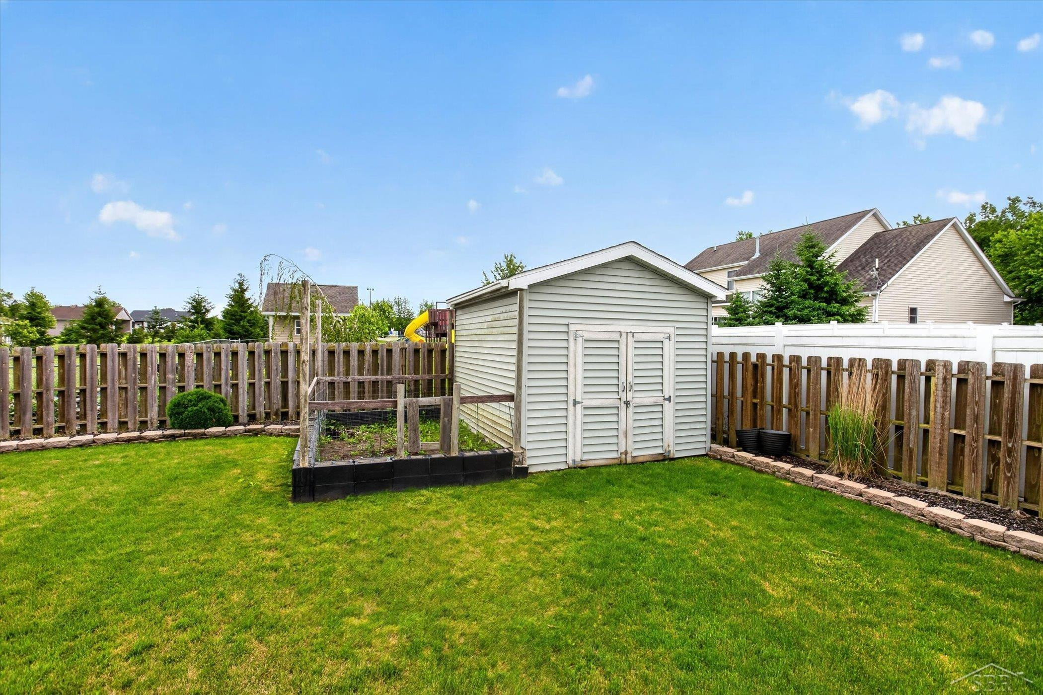 8914 Cottonwood Drive, Freeland, MI 48623 — Photo 37