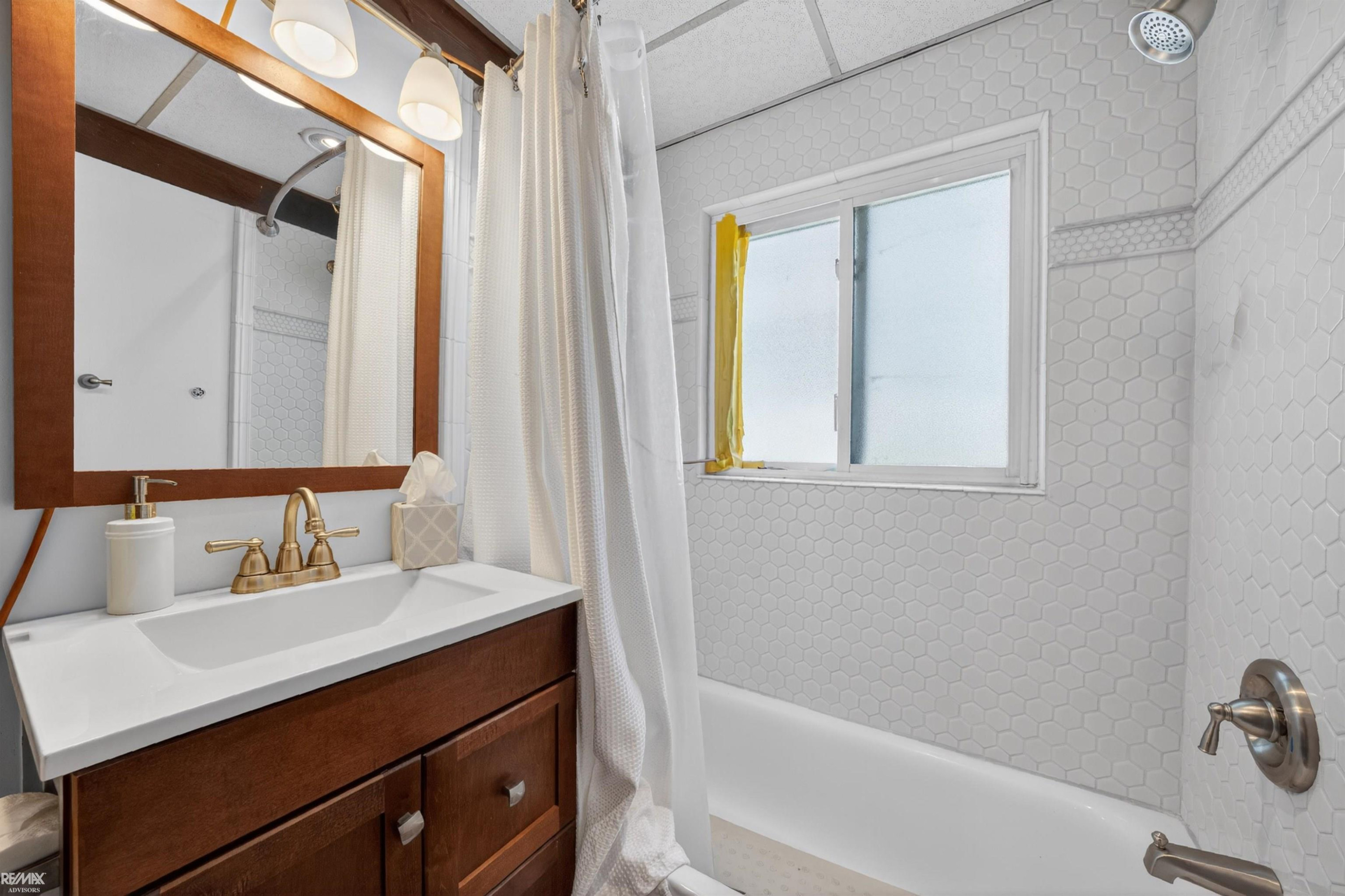 8563 South Channel Drive, MI 48028 — Photo 29