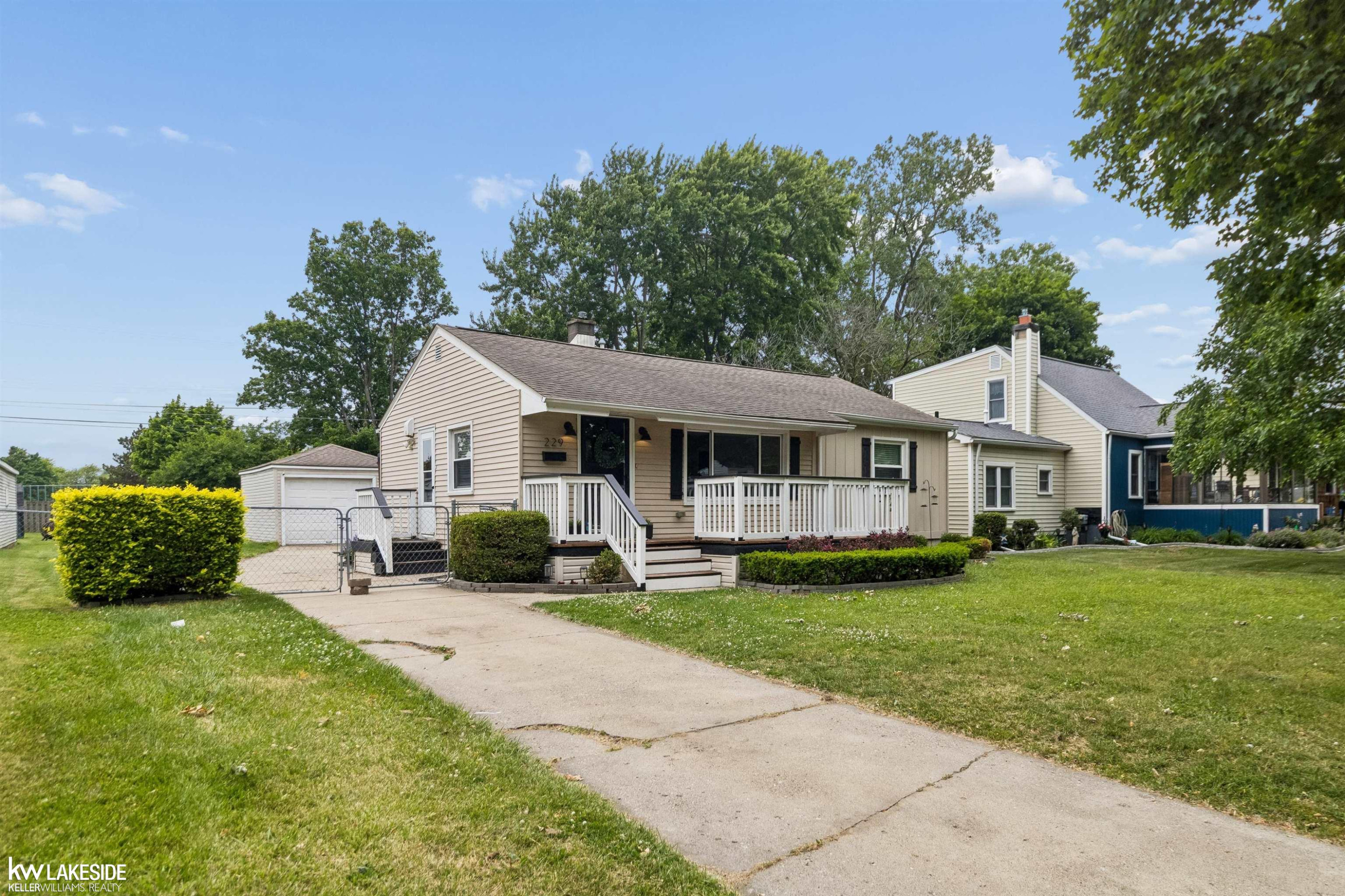 229 N Wilson Boulevard, Mount Clemens, MI 48043 — Photo 10