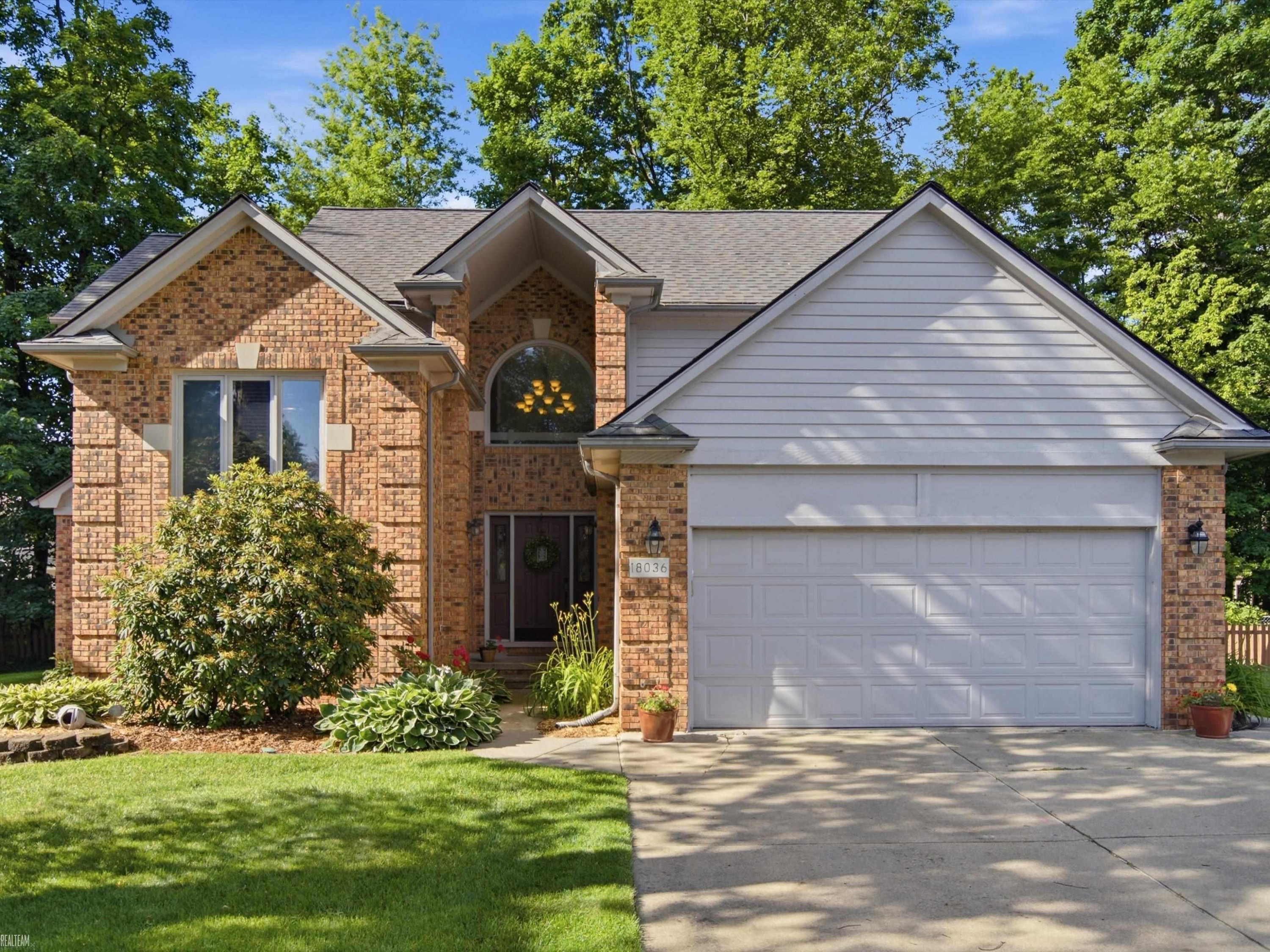 18036 N Lauren Drive, Clinton Twp, MI 48038