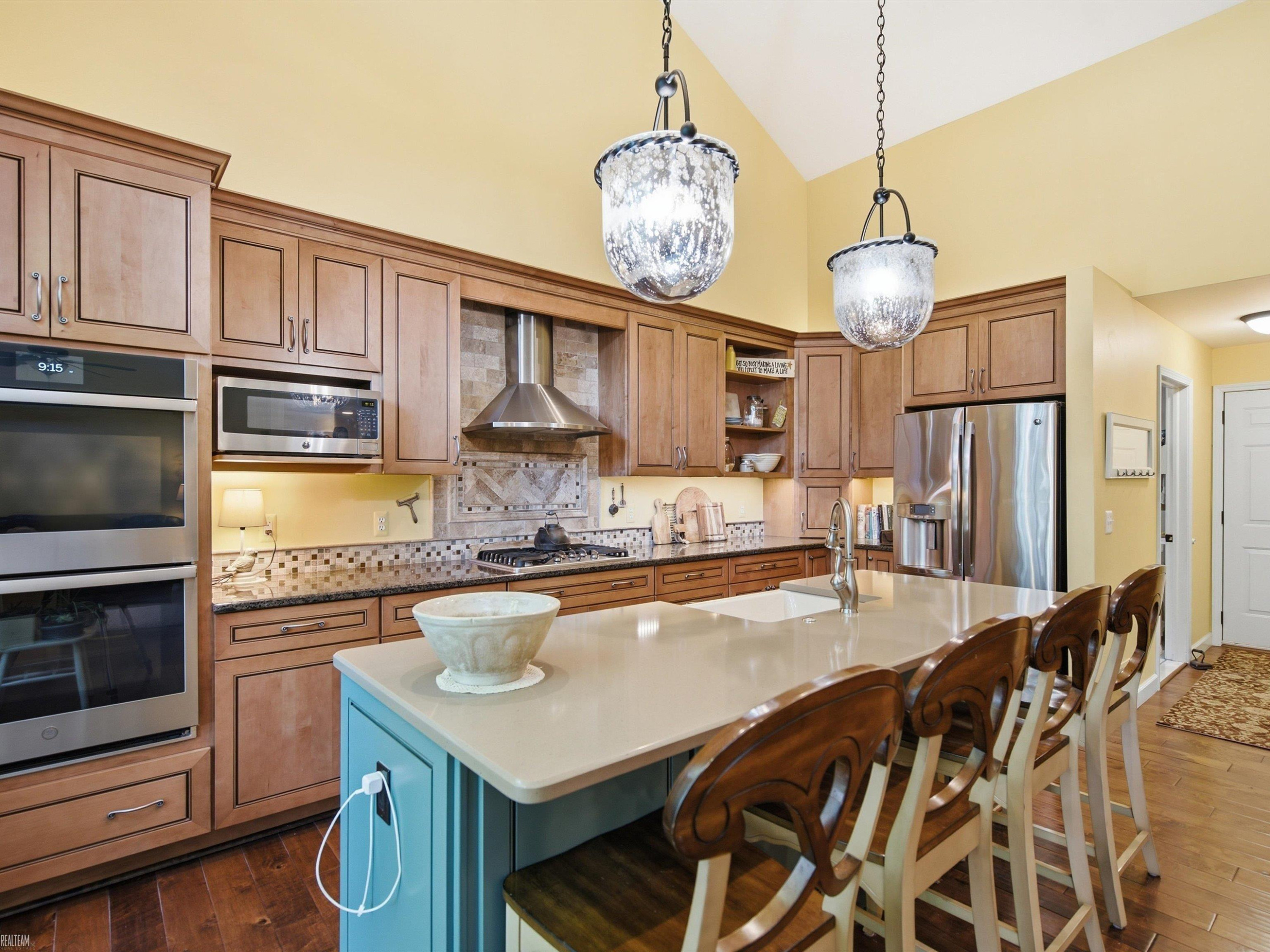 18036 N Lauren Drive, Clinton Twp, MI 48038 — Photo 10