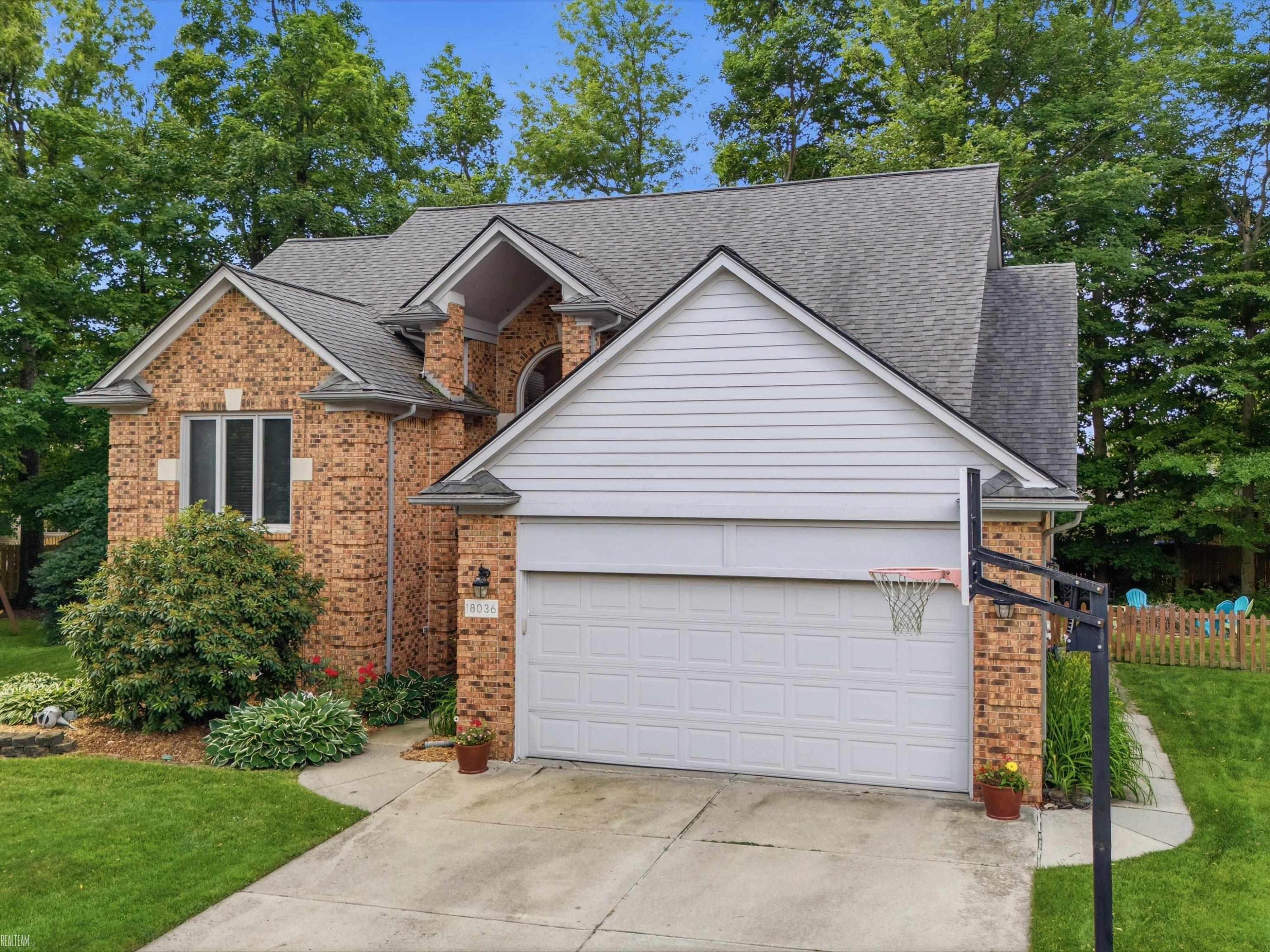 18036 N Lauren Drive, Clinton Twp, MI 48038 — Photo 43