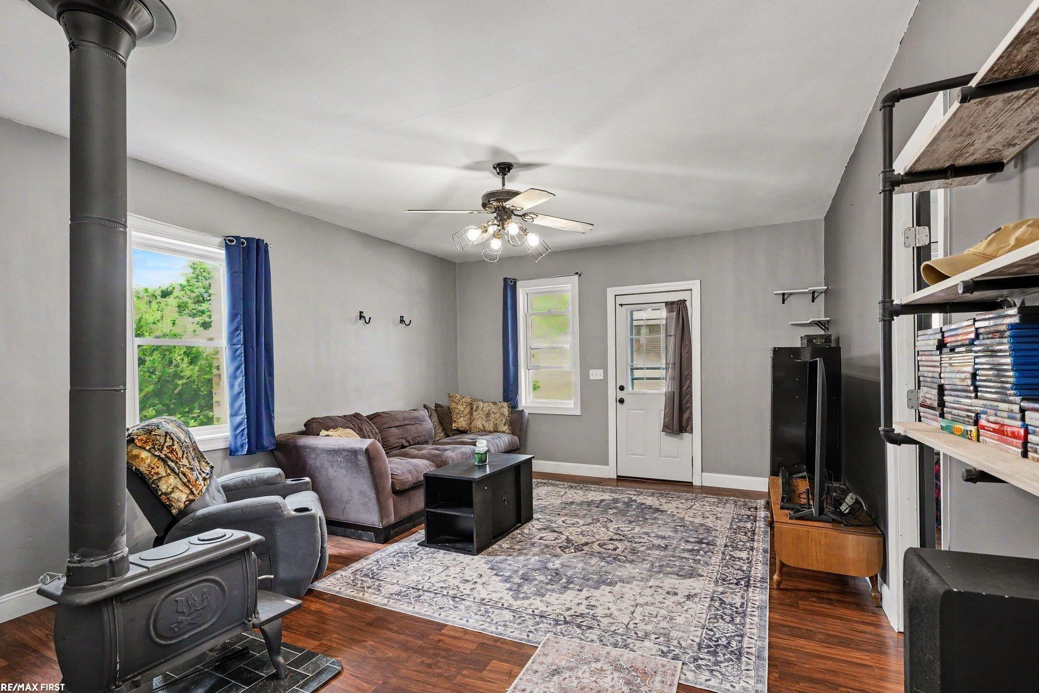 425 E St Clair Street, MI — Photo 4