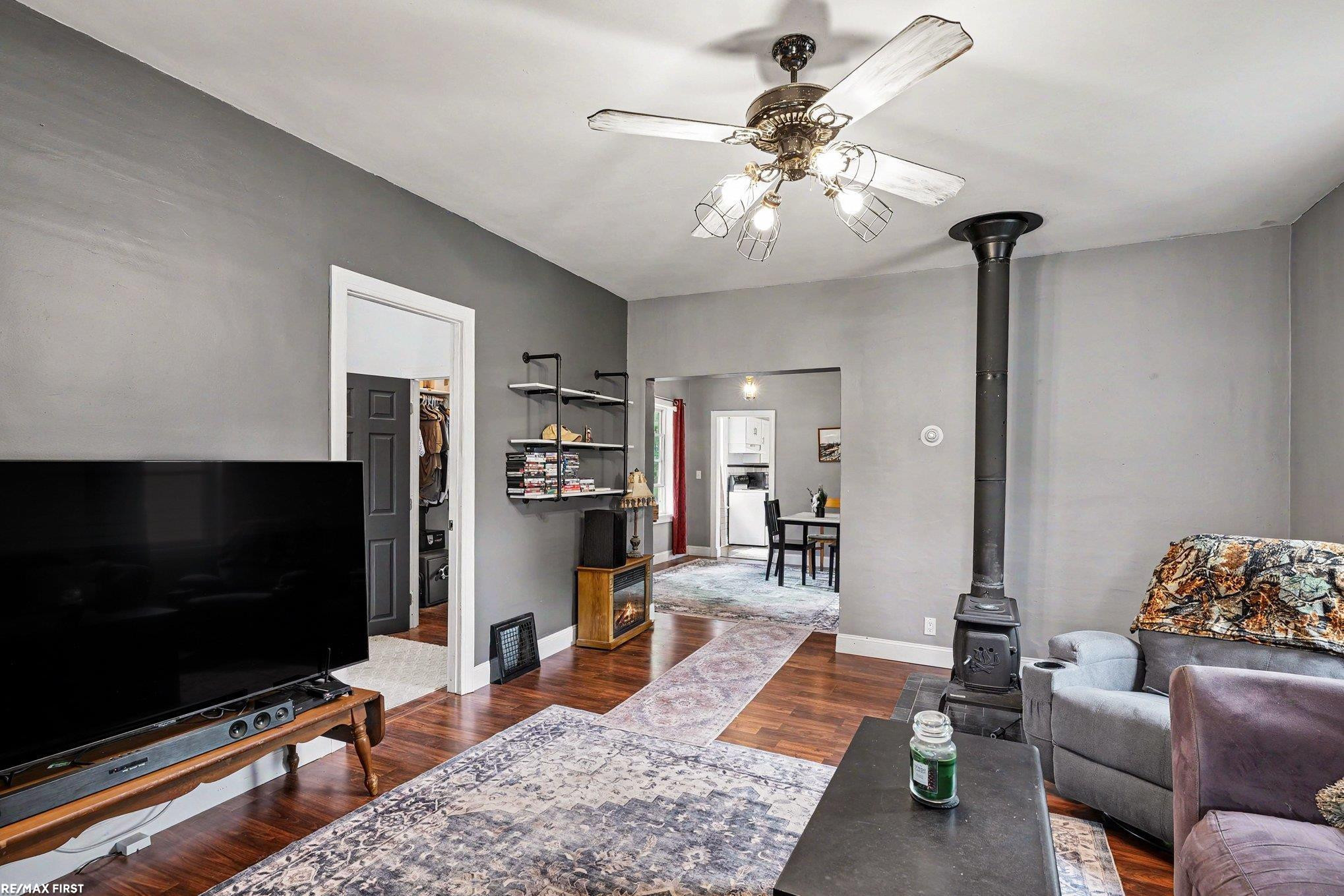 425 E St Clair Street, MI — Photo 5