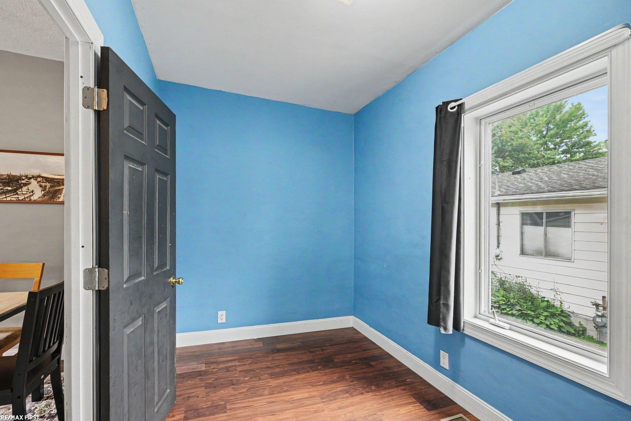 425 E St Clair Street, MI — Photo 13