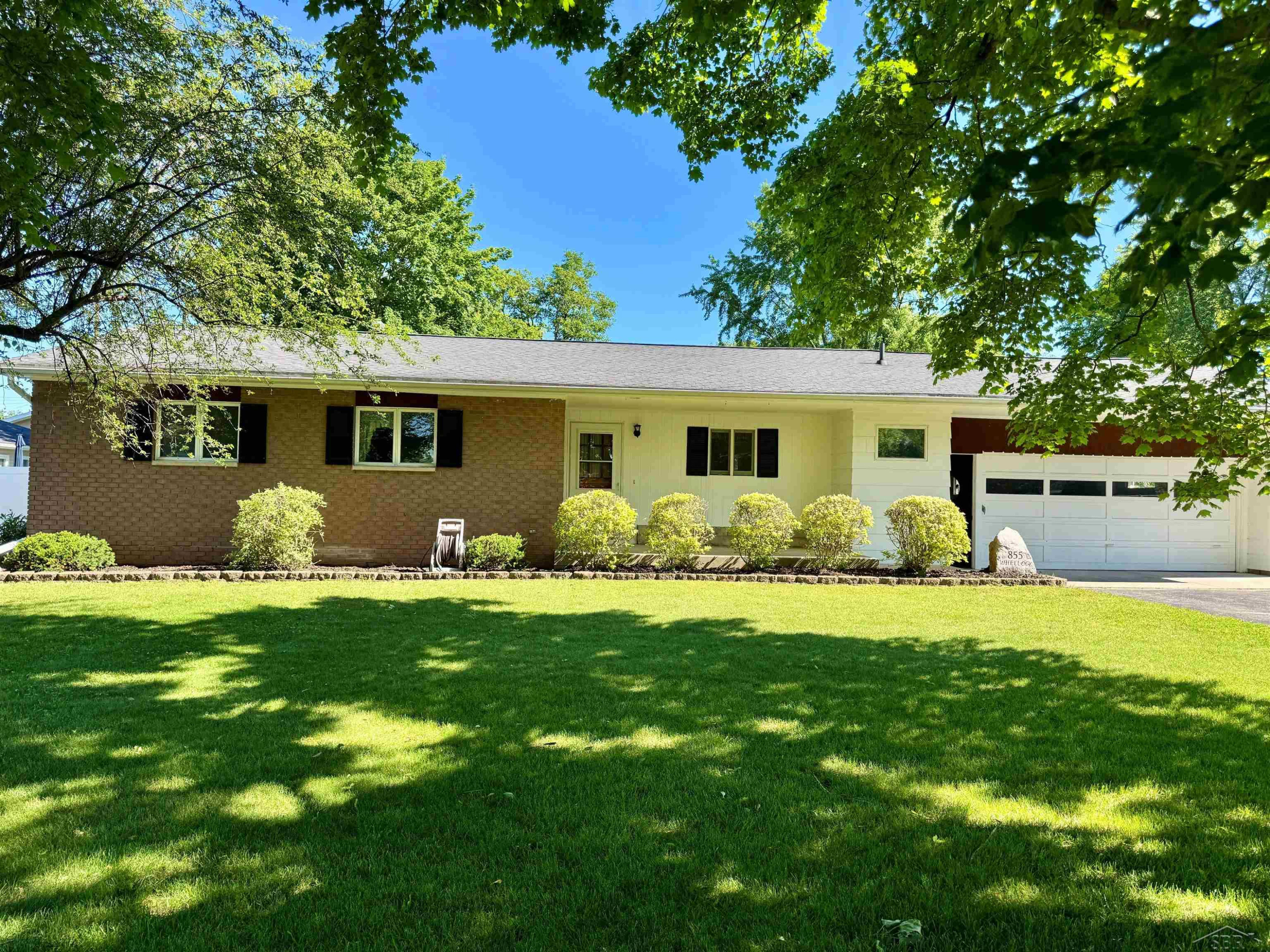 835 Wheelock Drive, Freeland, MI 48623 — front exterior