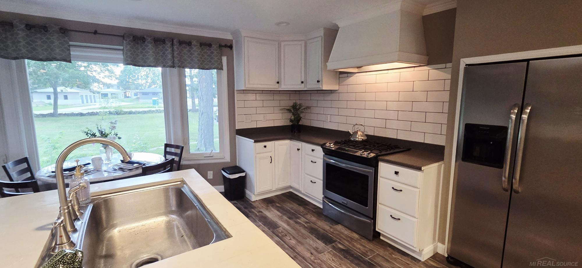 4579 Lakeshore Road, MI 48059 — Photo 9