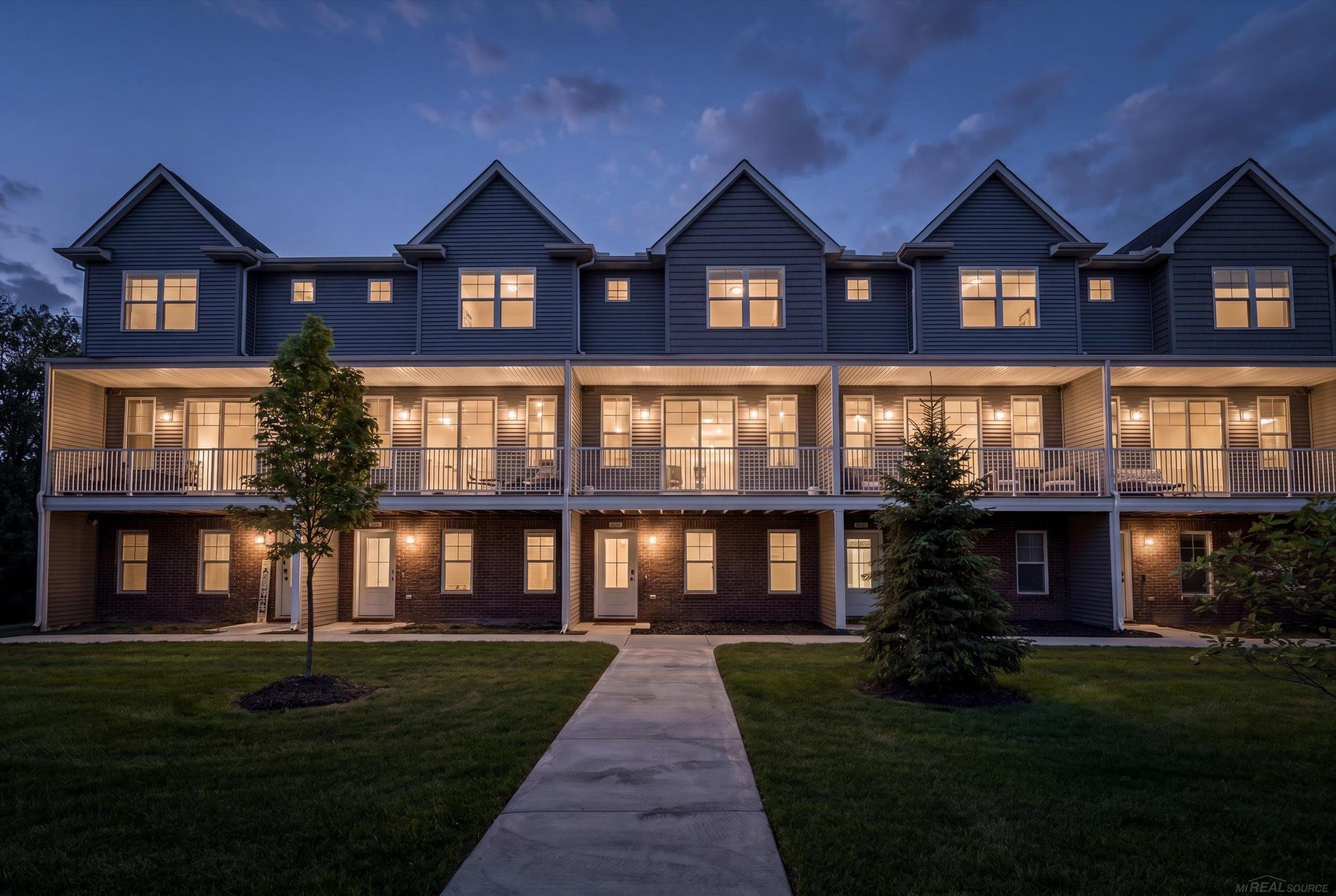 3981 Trailway Commons Circle, MI 48326 — Photo 25