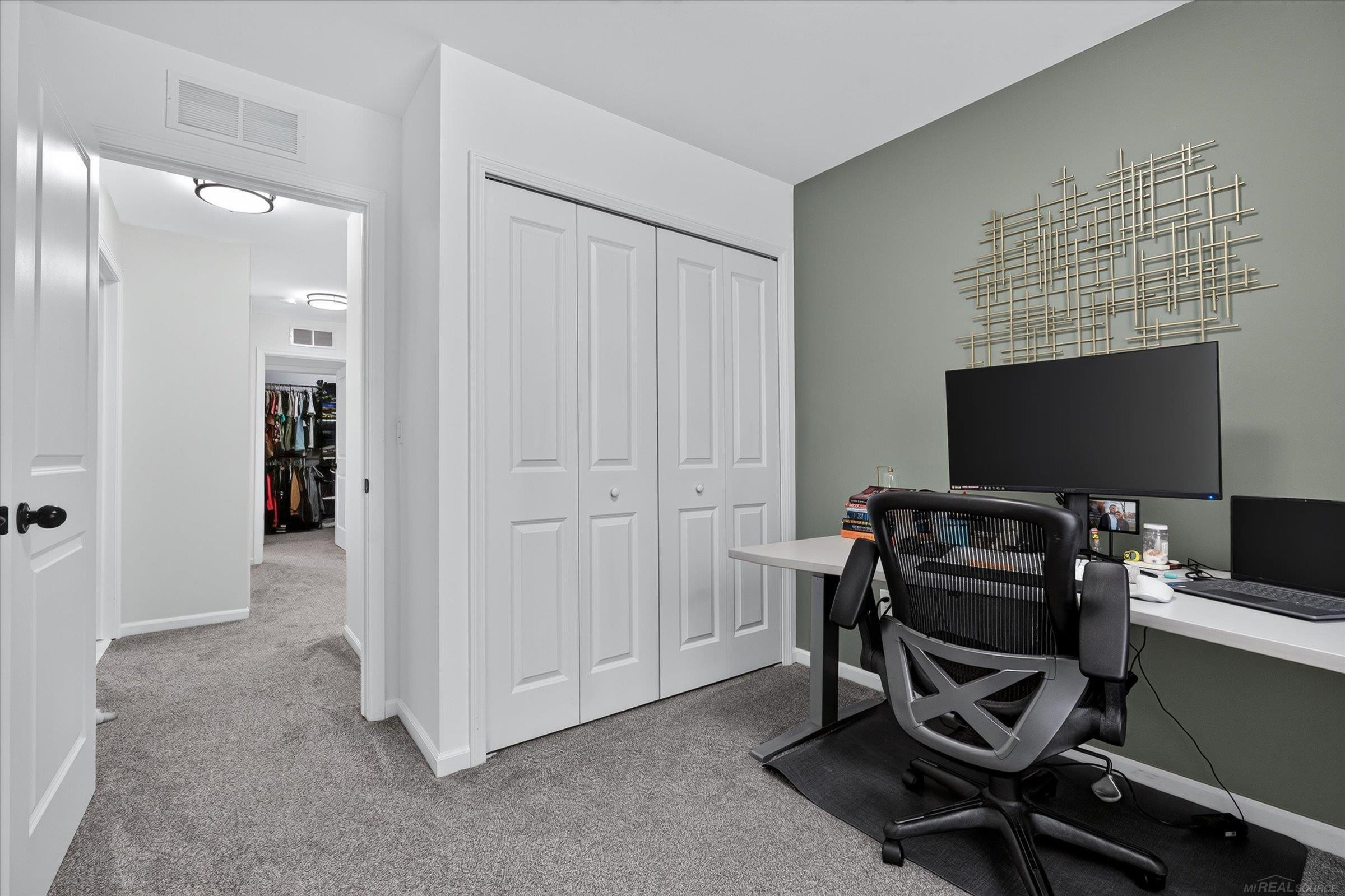 3981 Trailway Commons Circle, MI 48326 — Photo 27