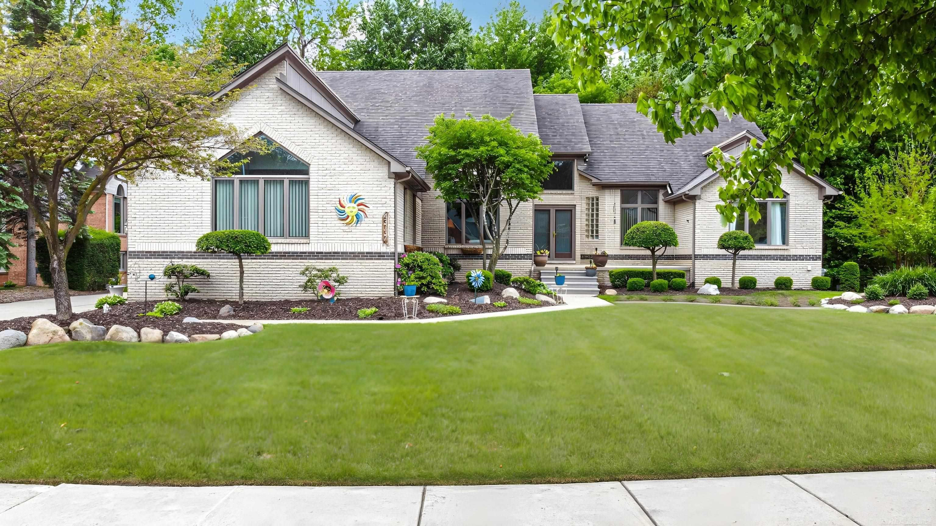 43737 Saint Julian Court, Sterling Heights, MI 48314 — Photo 2