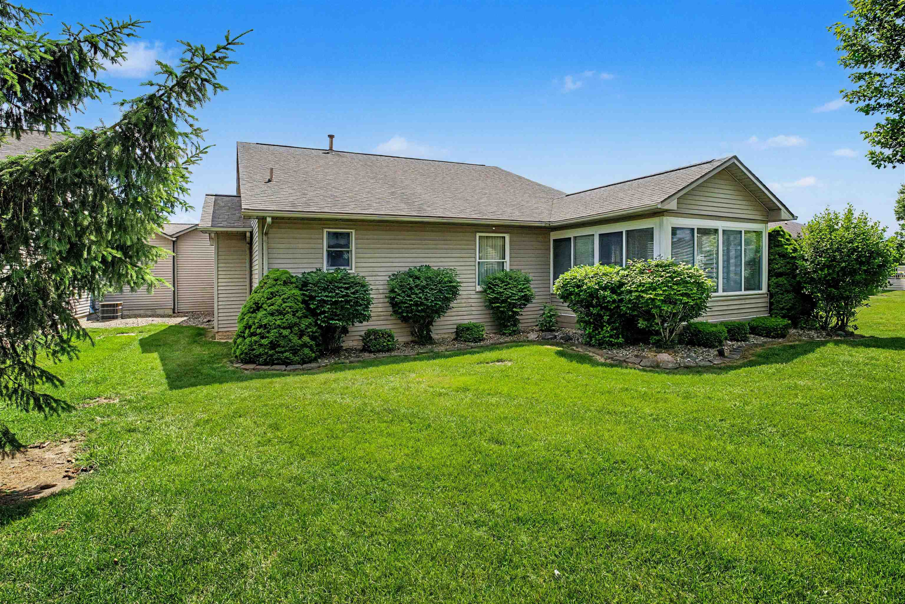 4264 Springbrook Drive, Swartz Creek, MI 48473 — Photo 21
