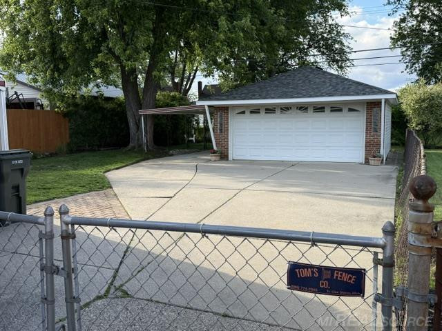 21209 Erben Street, Saint Clair Shores, MI 48081 — Photo 9