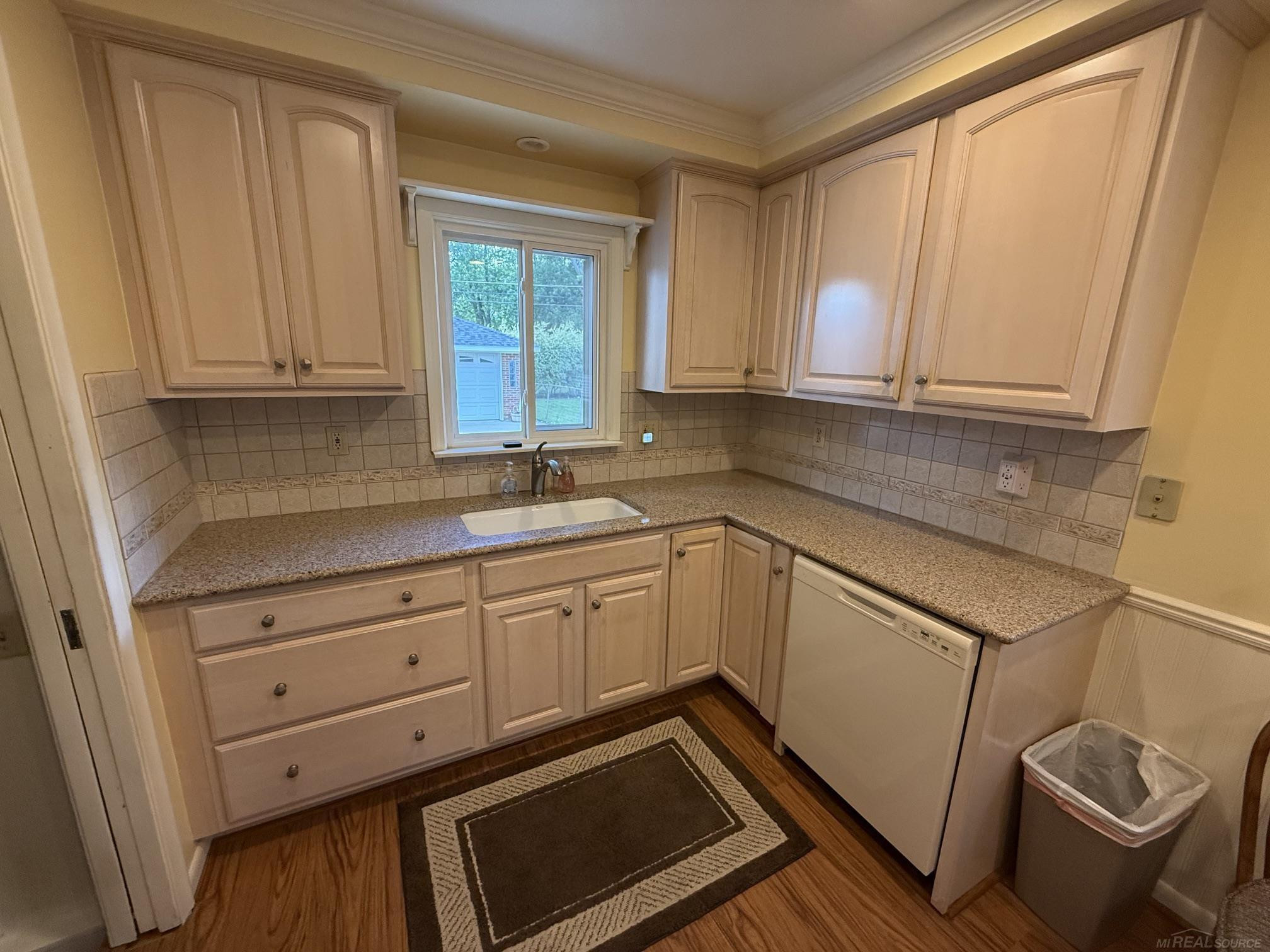 21209 Erben Street, Saint Clair Shores, MI 48081 — Photo 31