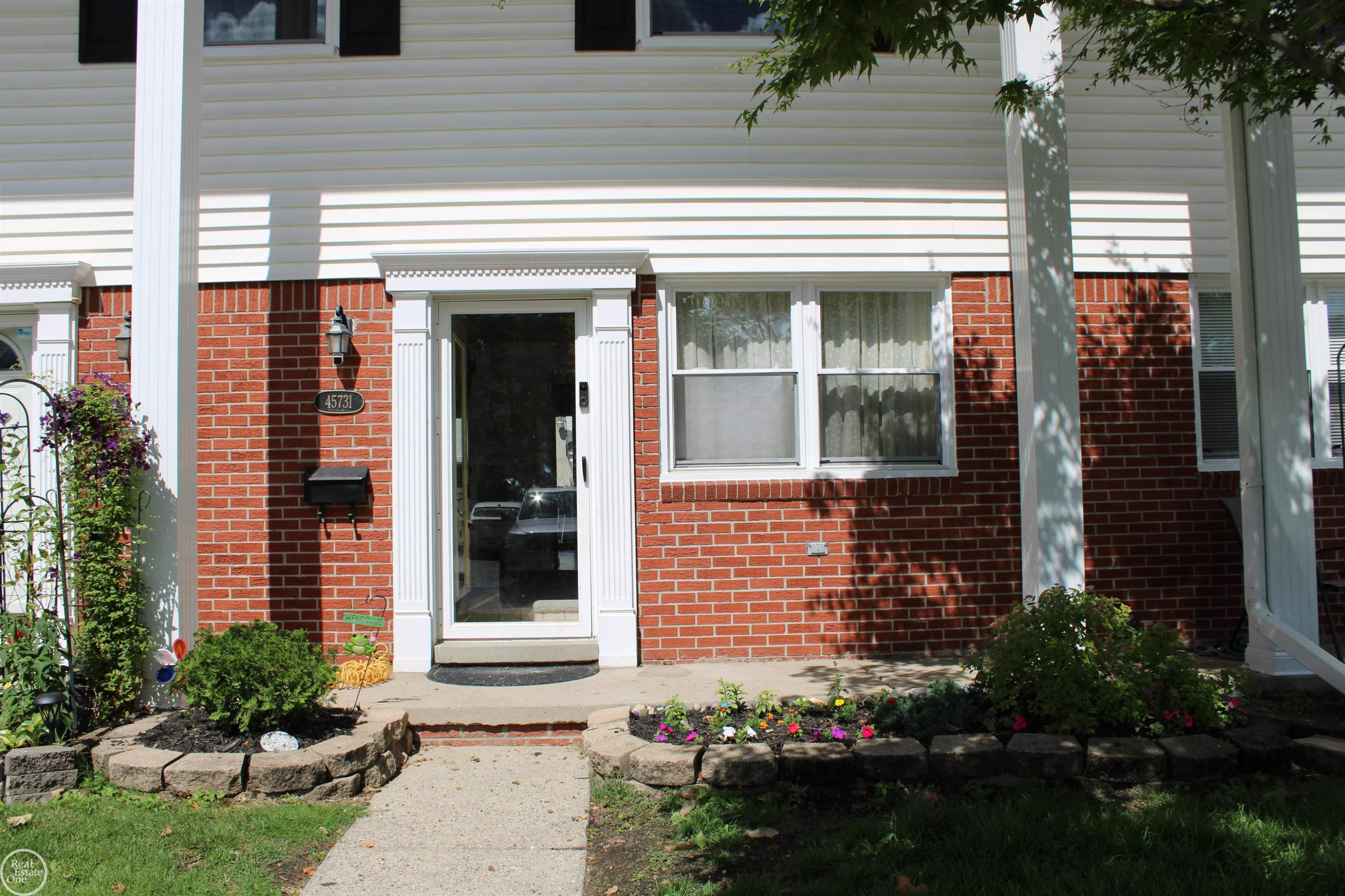 45731 Kensington Street, Utica, MI 48317 — front exterior