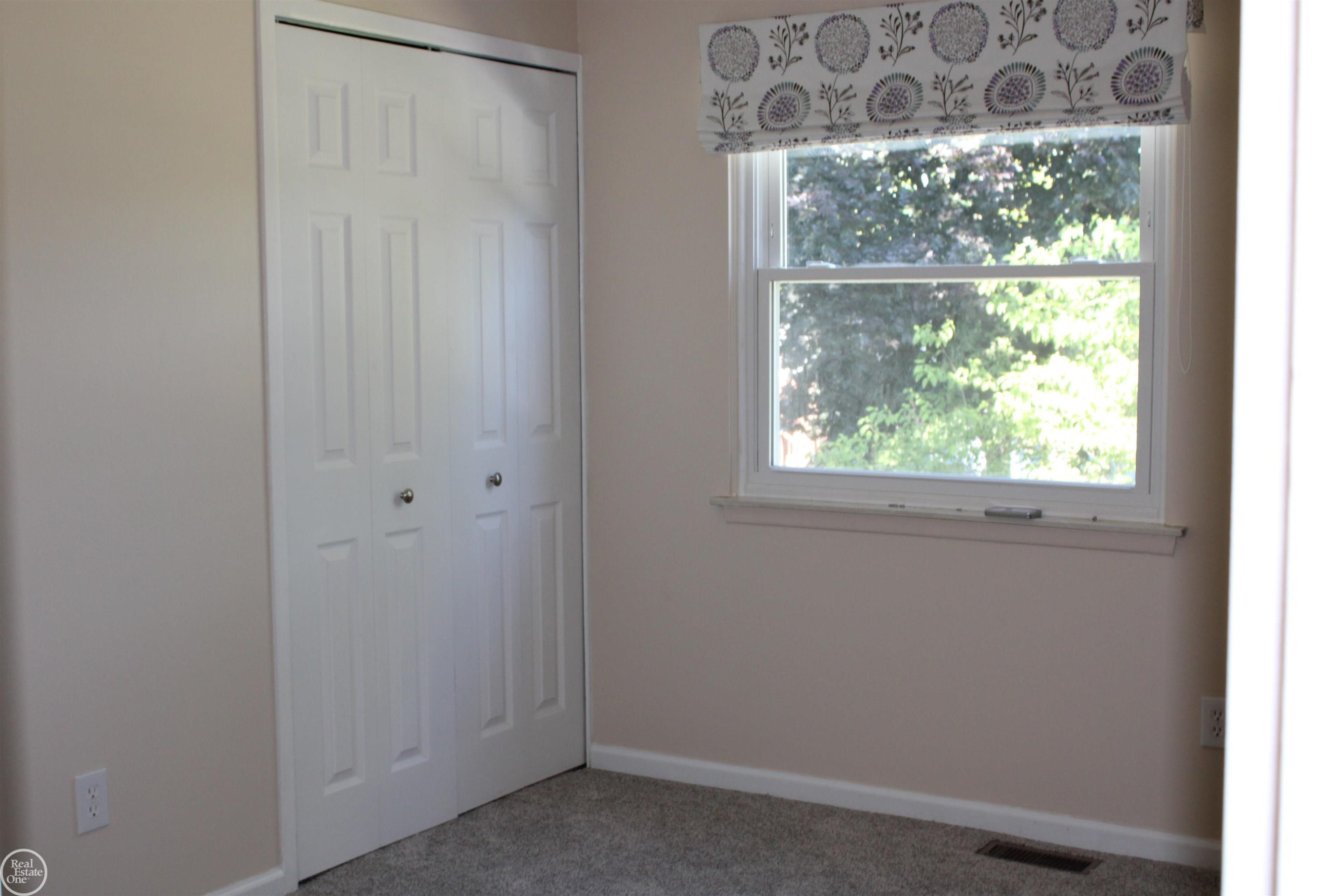 45731 Kensington Street, Utica, MI 48317 — Photo 10