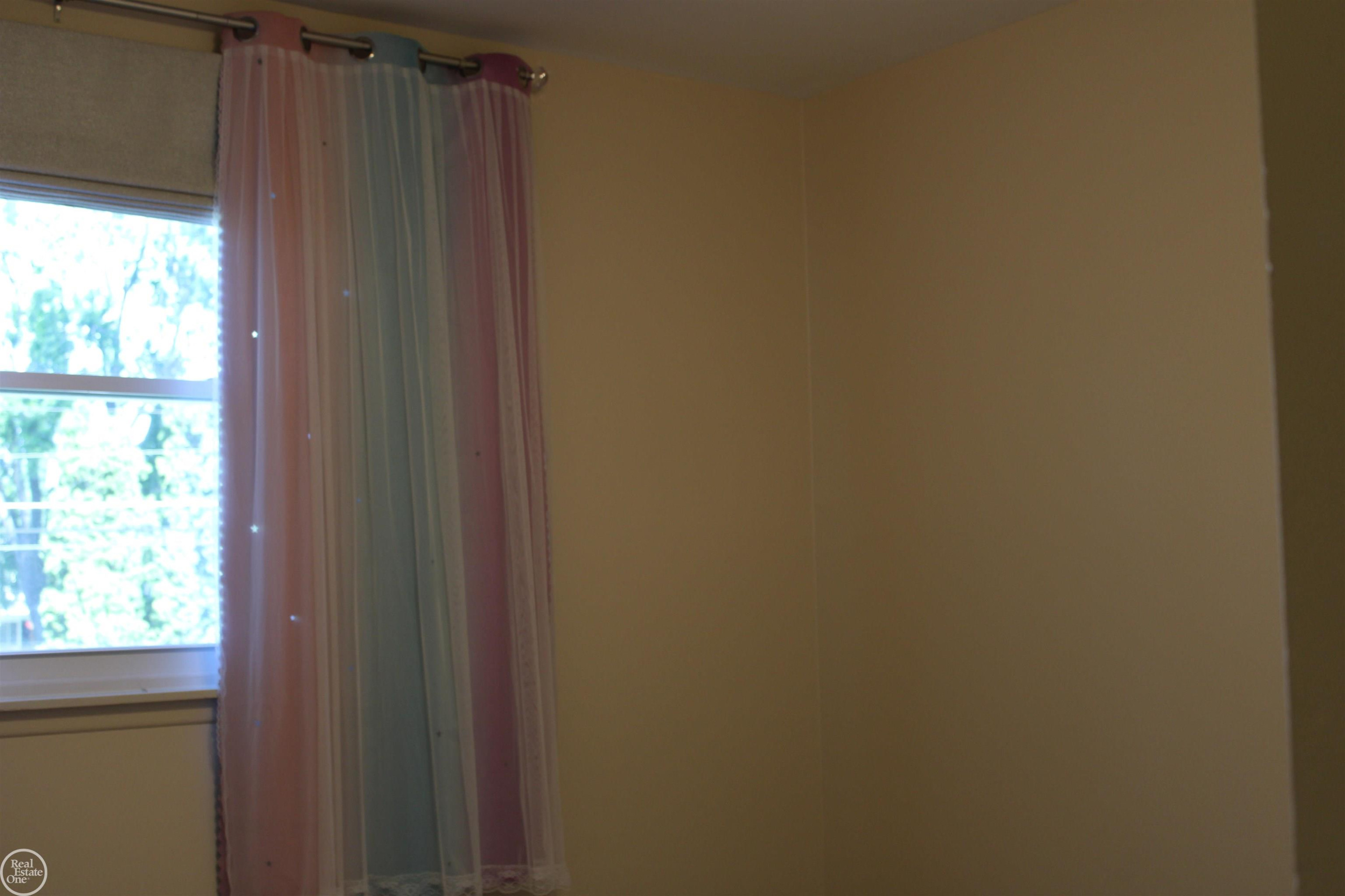 45731 Kensington Street, Utica, MI 48317 — Photo 12