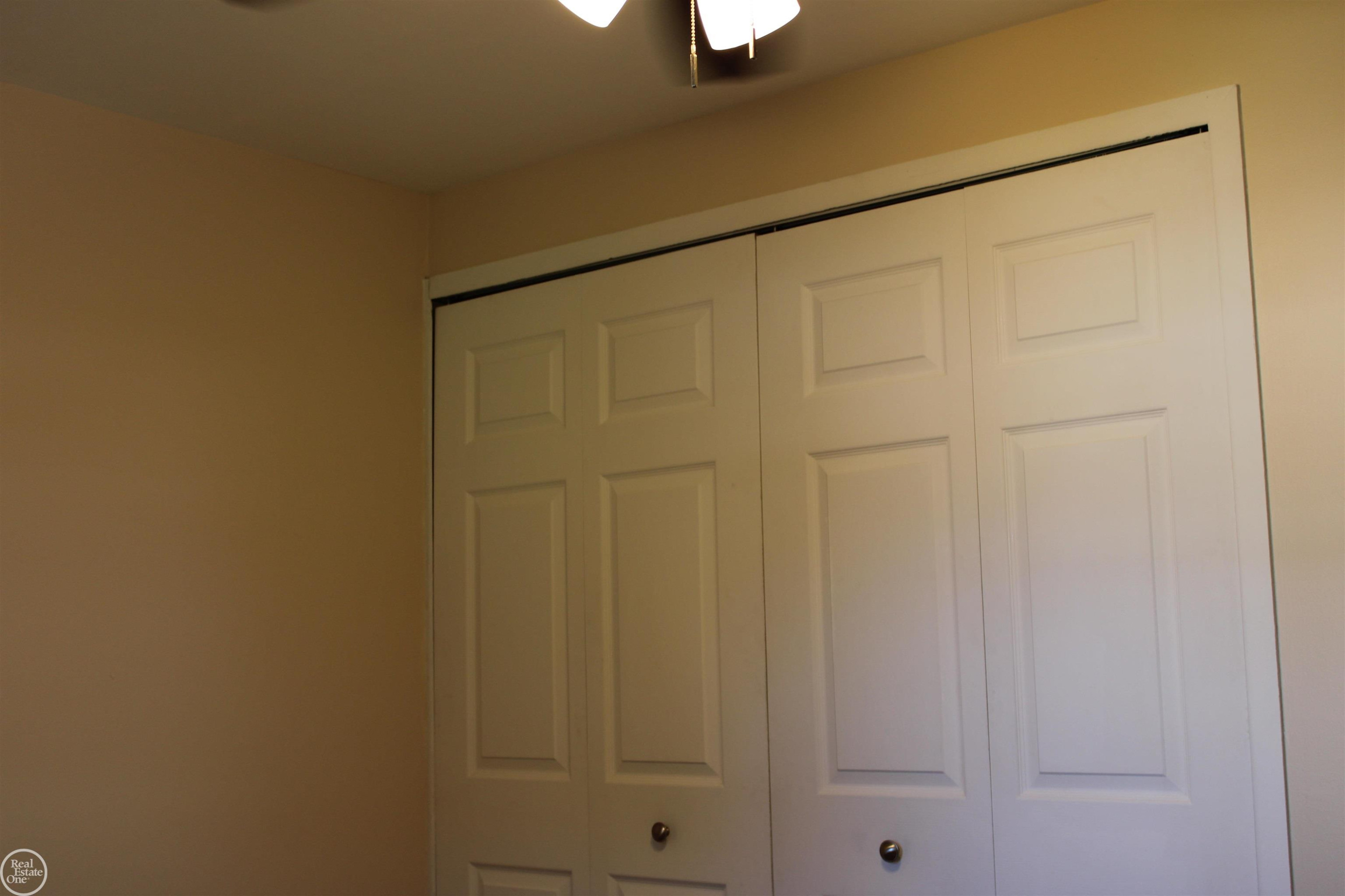 45731 Kensington Street, Utica, MI 48317 — Photo 13