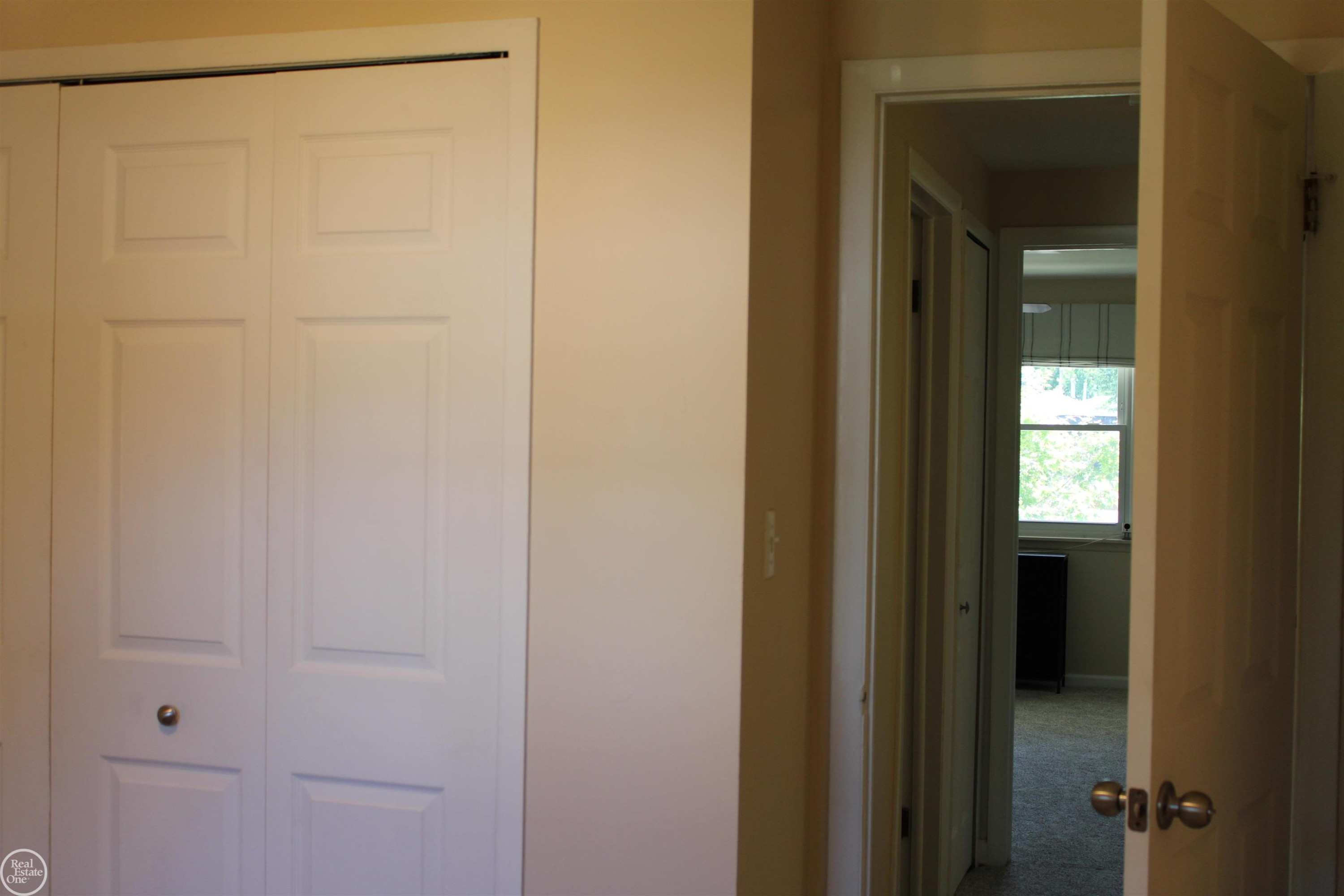 45731 Kensington Street, Utica, MI 48317 — Photo 14