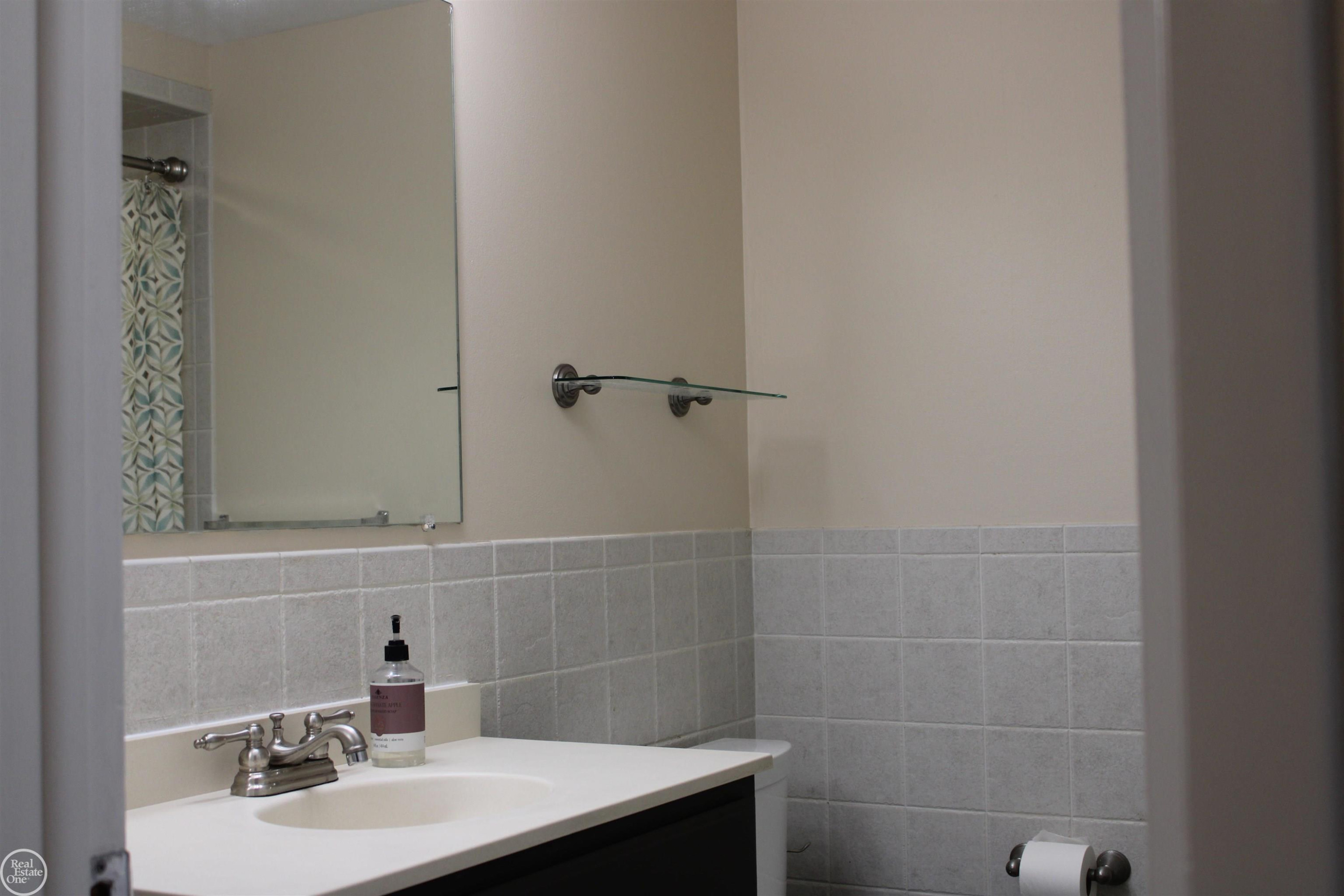 45731 Kensington Street, Utica, MI 48317 — Photo 15