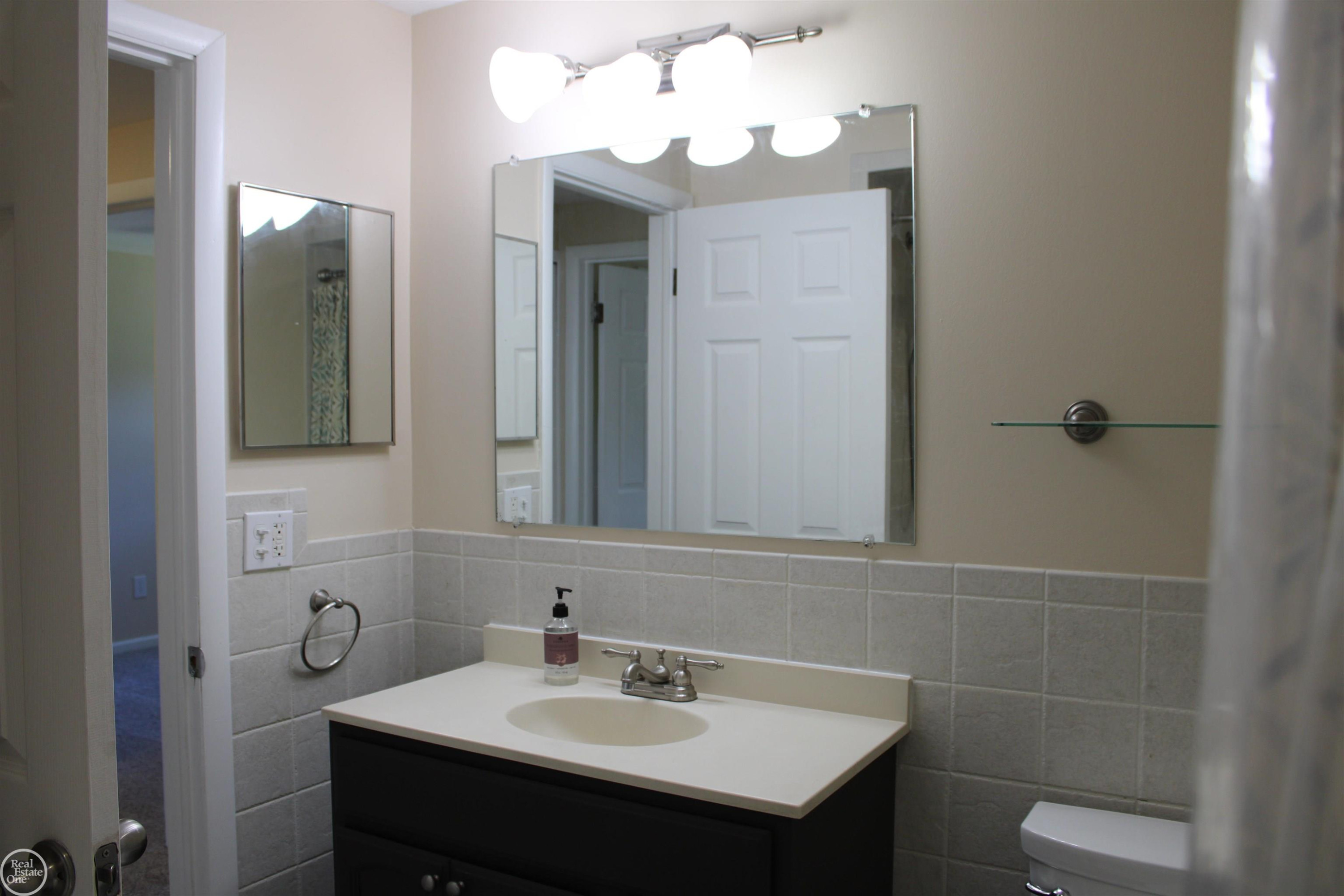 45731 Kensington Street, Utica, MI 48317 — Photo 17
