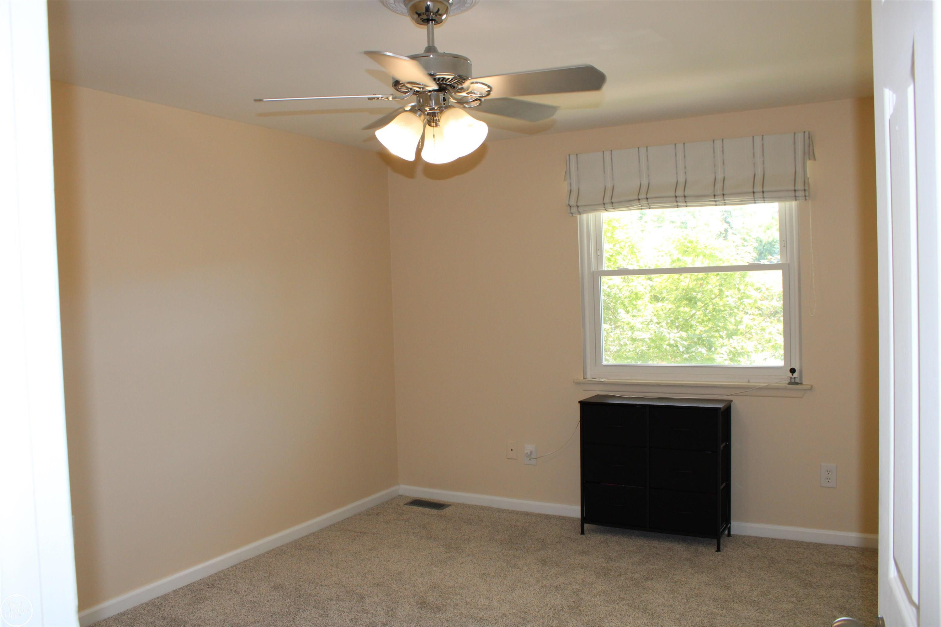 45731 Kensington Street, Utica, MI 48317 — Photo 20