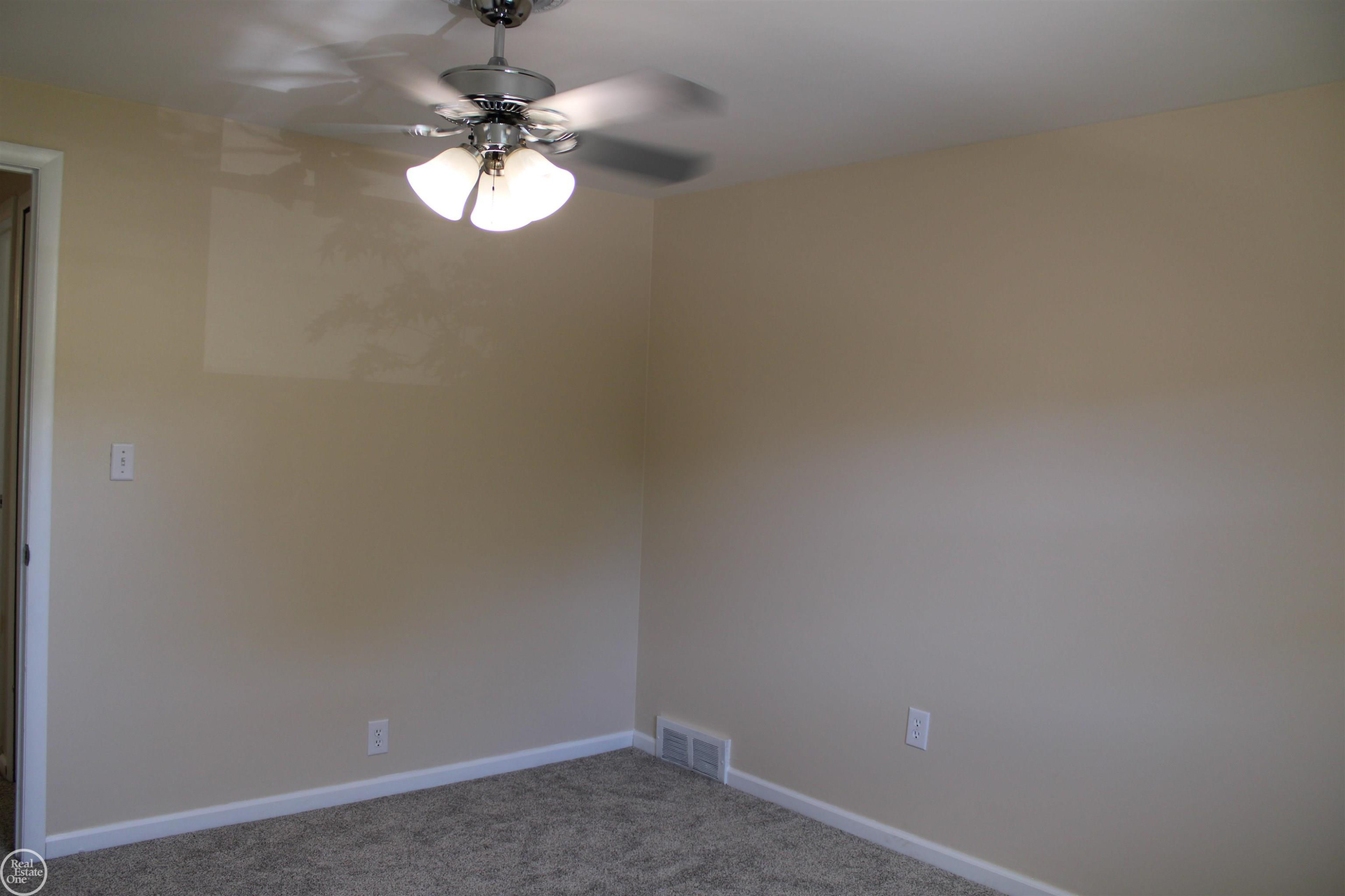 45731 Kensington Street, Utica, MI 48317 — Photo 22