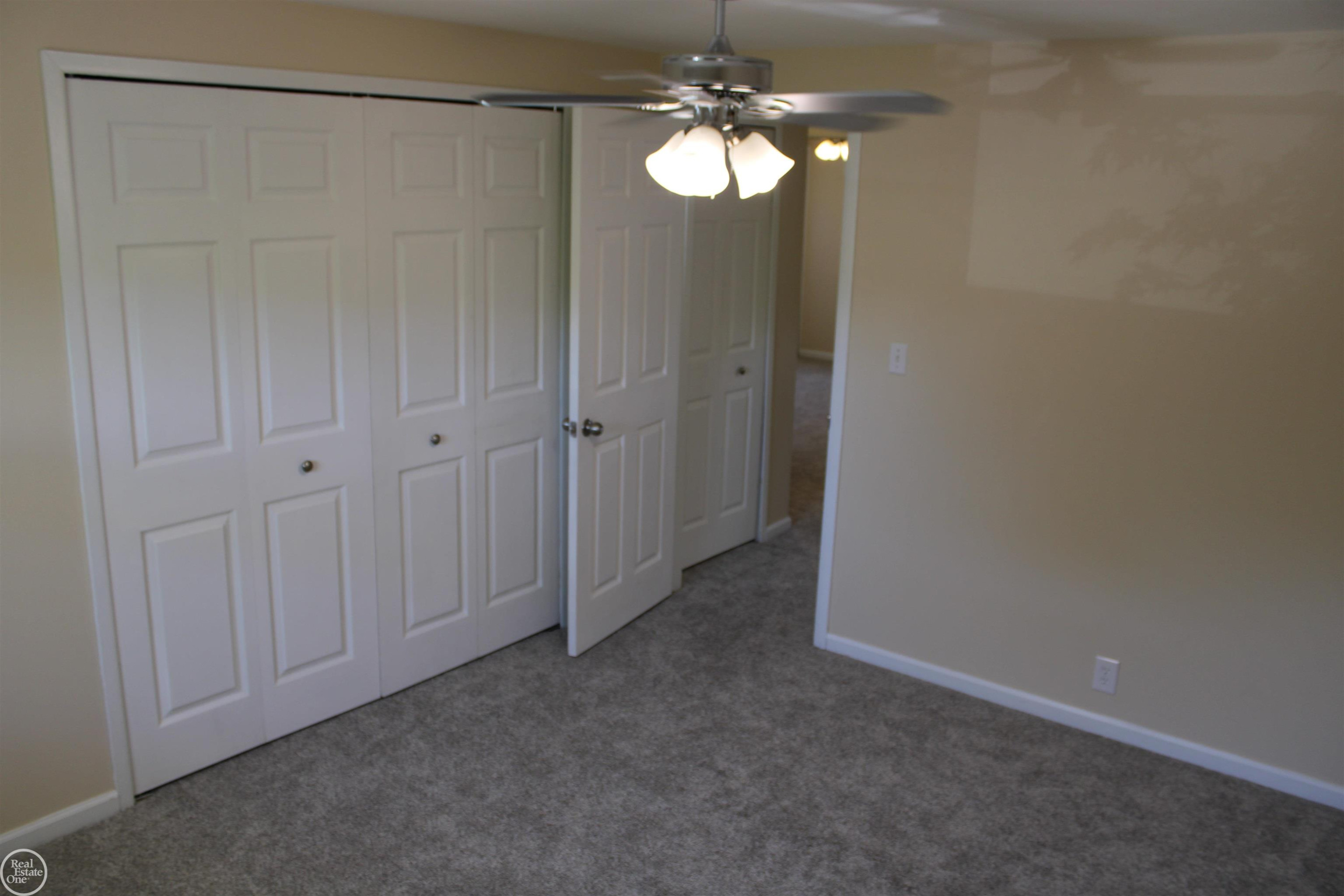 45731 Kensington Street, Utica, MI 48317 — Photo 23