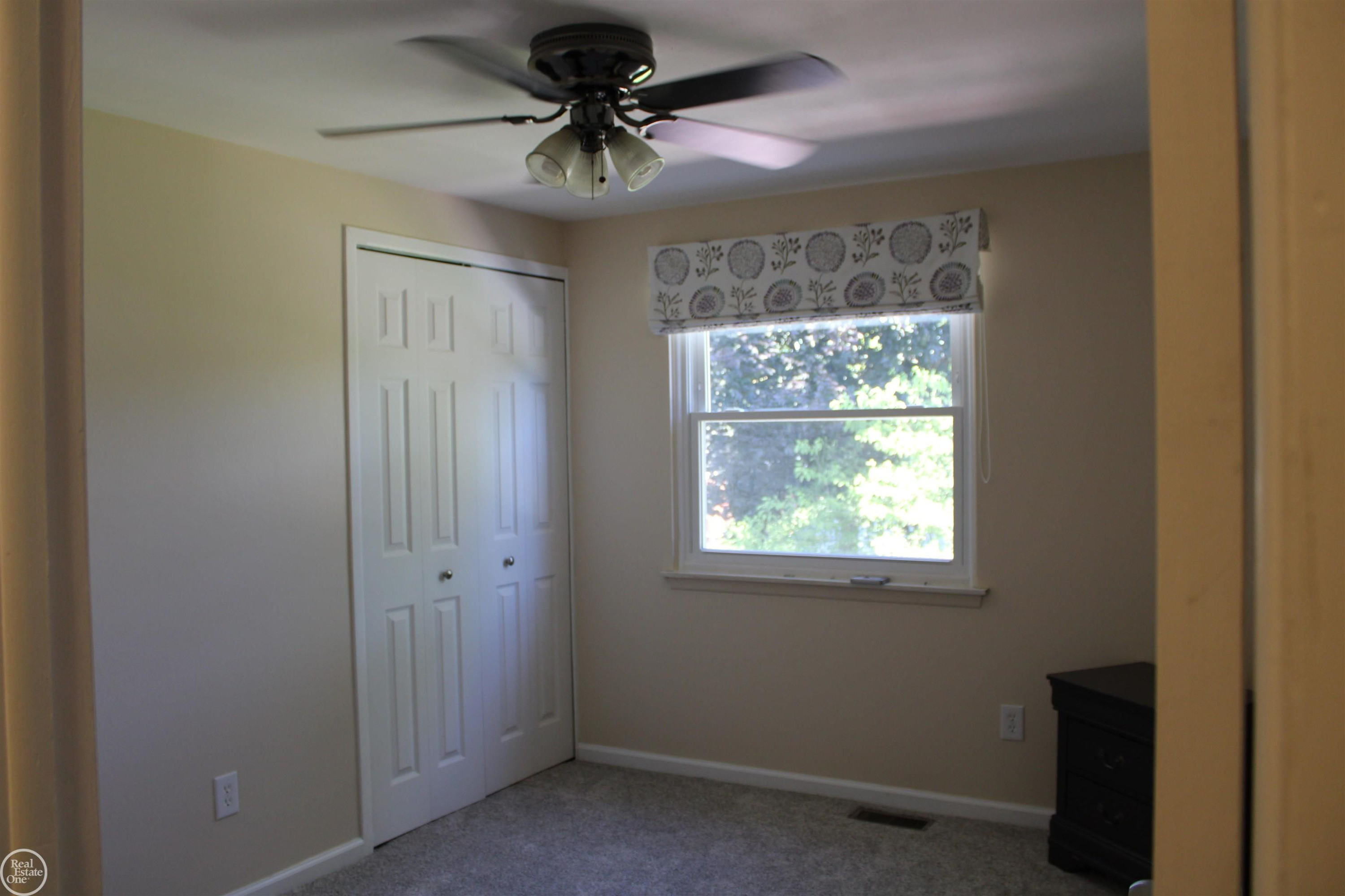 45731 Kensington Street, Utica, MI 48317 — Photo 29