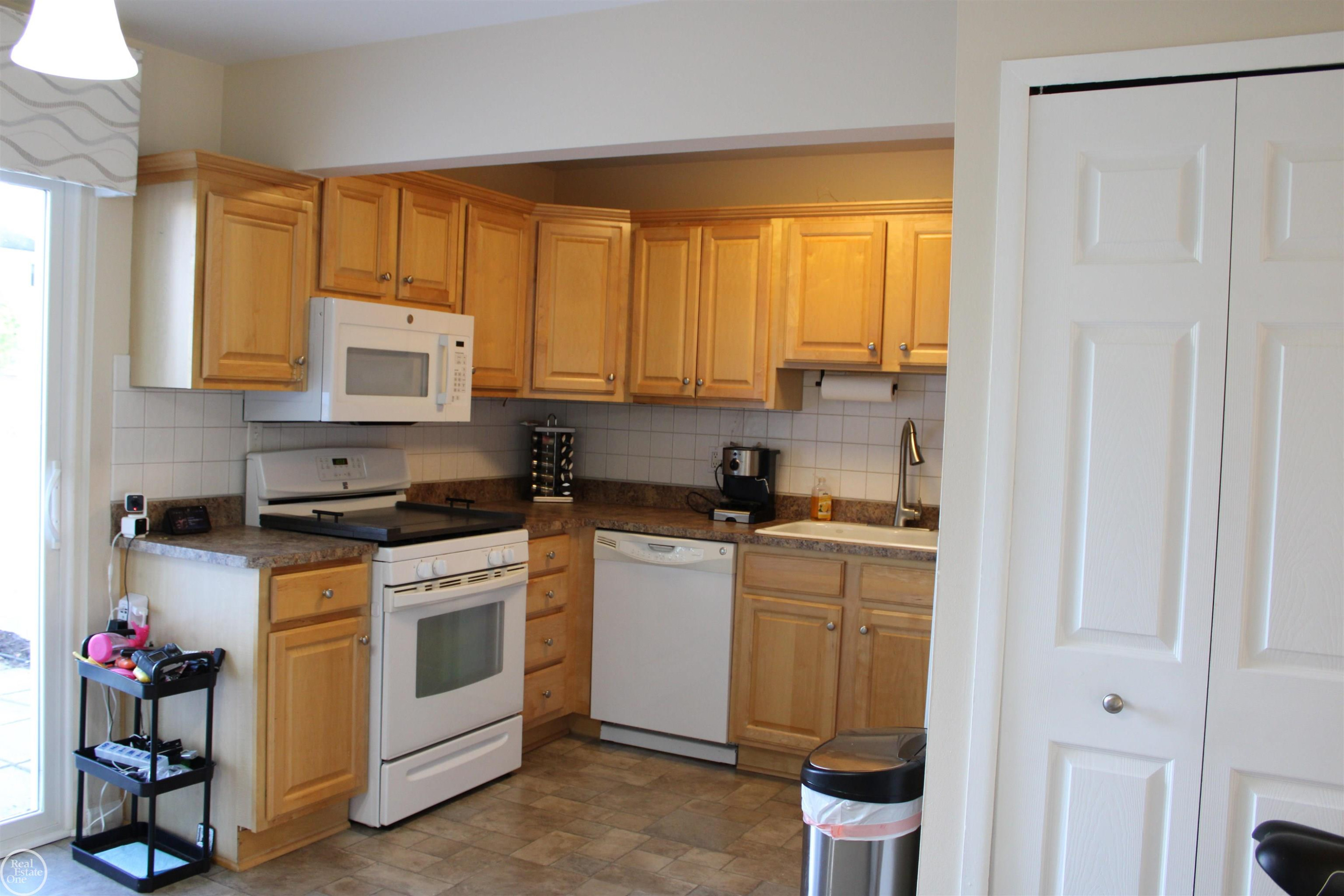 45731 Kensington Street, Utica, MI 48317 — Photo 31