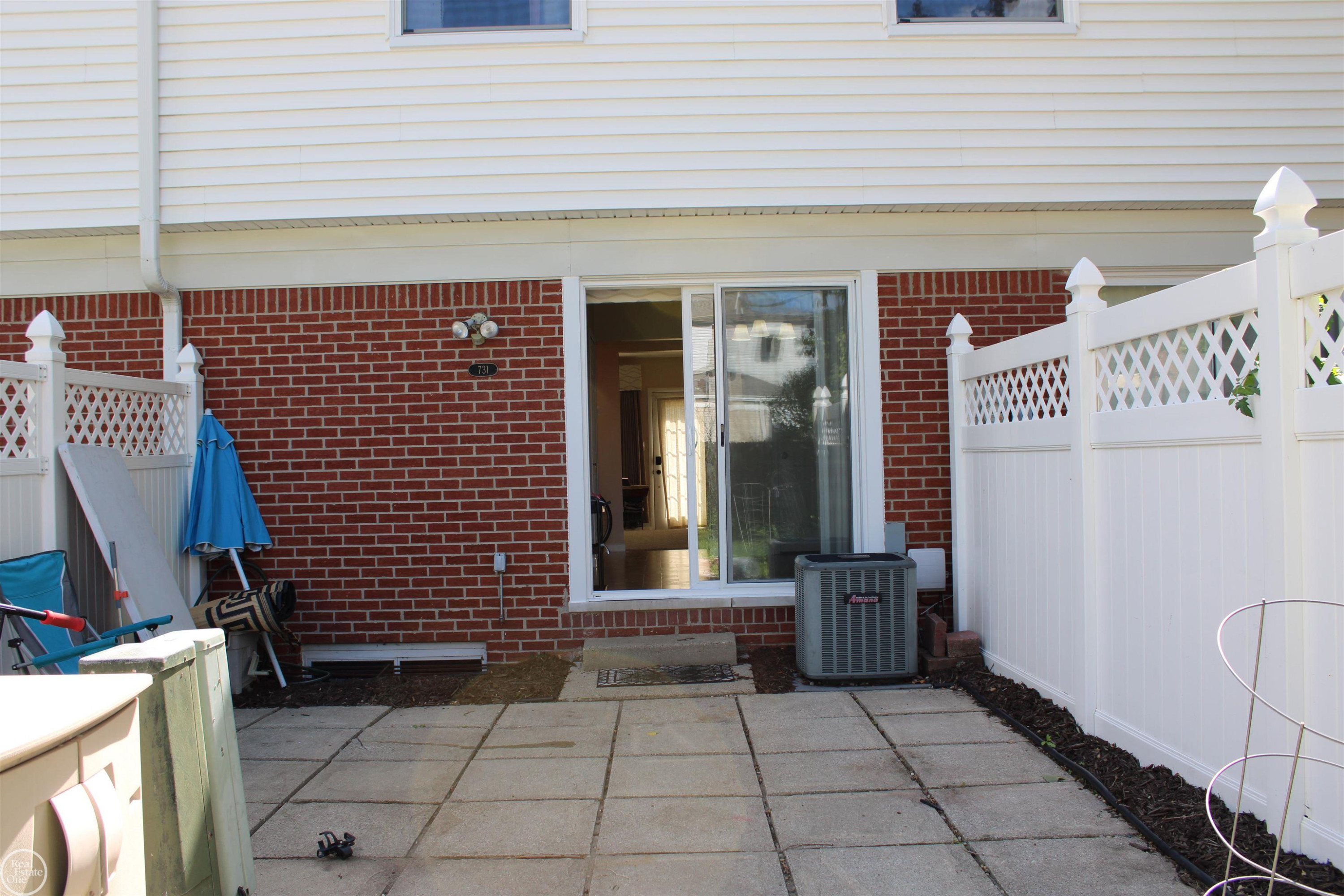 45731 Kensington Street, Utica, MI 48317 — Photo 43