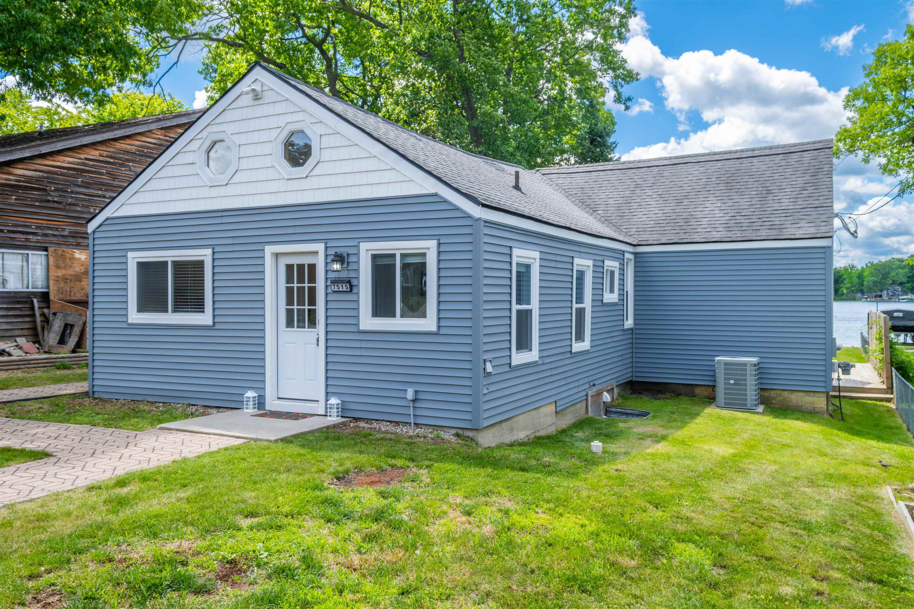 7515 Haviland Beach Drive, Linden, MI 48451 — Photo 2