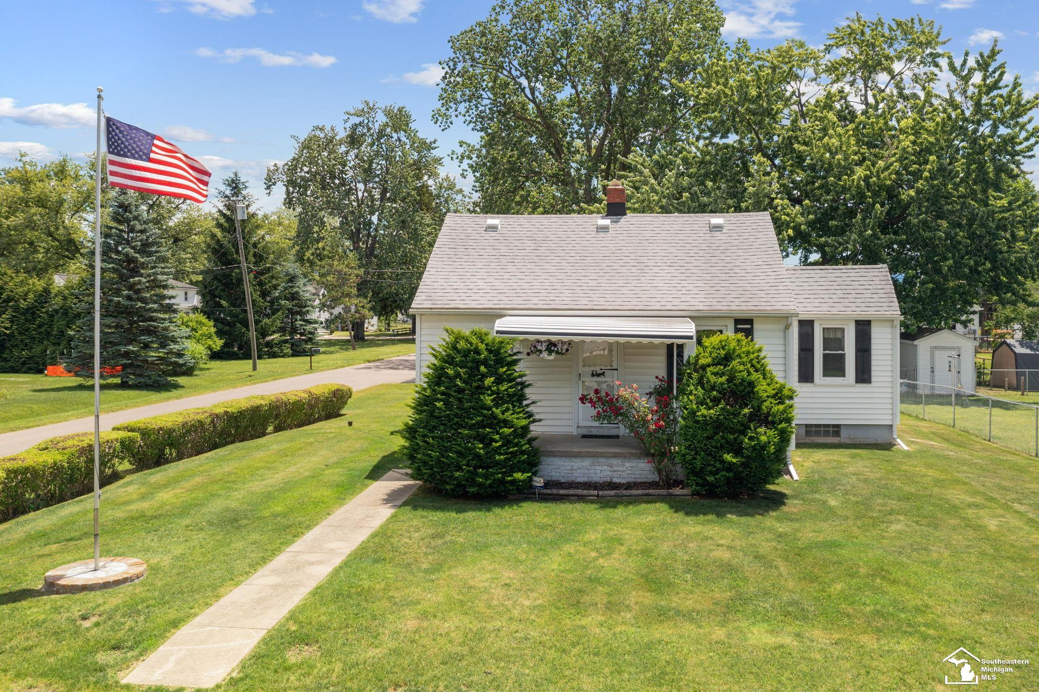 1011 Rambow Drive, Monroe, MI 48161