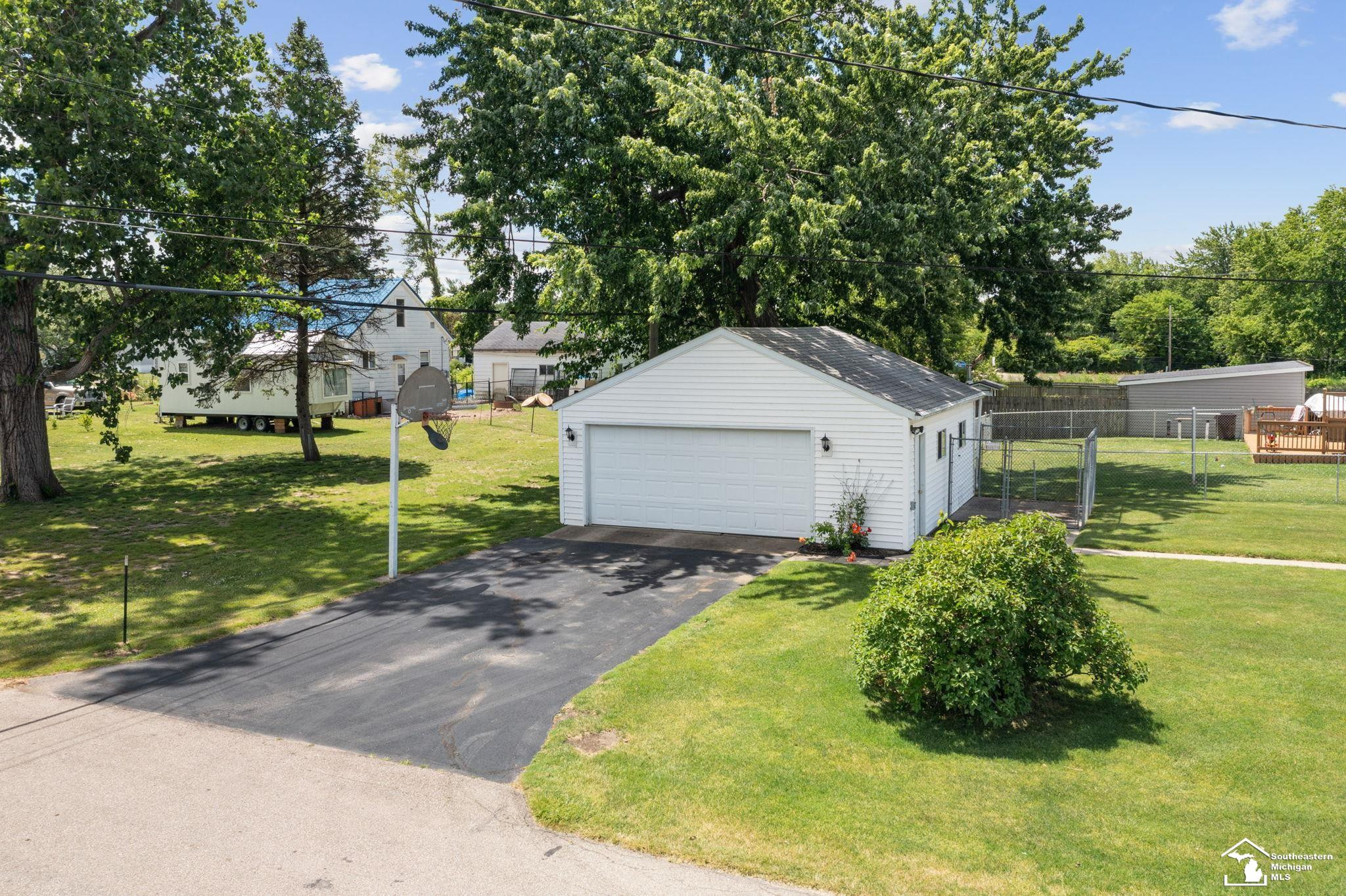 1011 Rambow Drive, Monroe, MI 48161 — Photo 4