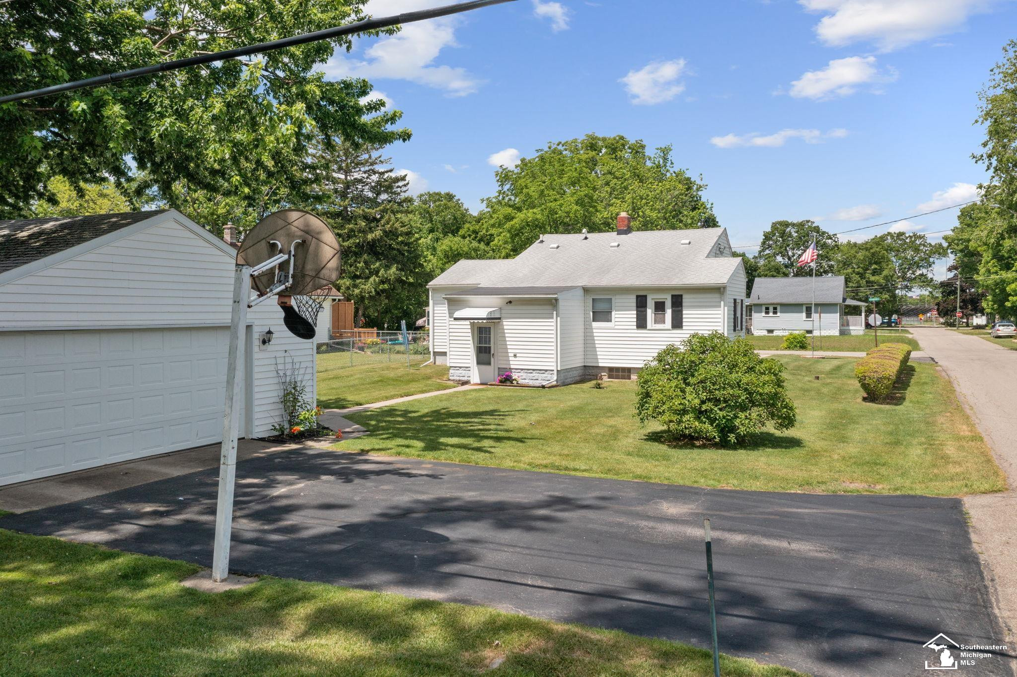 1011 Rambow Drive, Monroe, MI 48161 — Photo 5