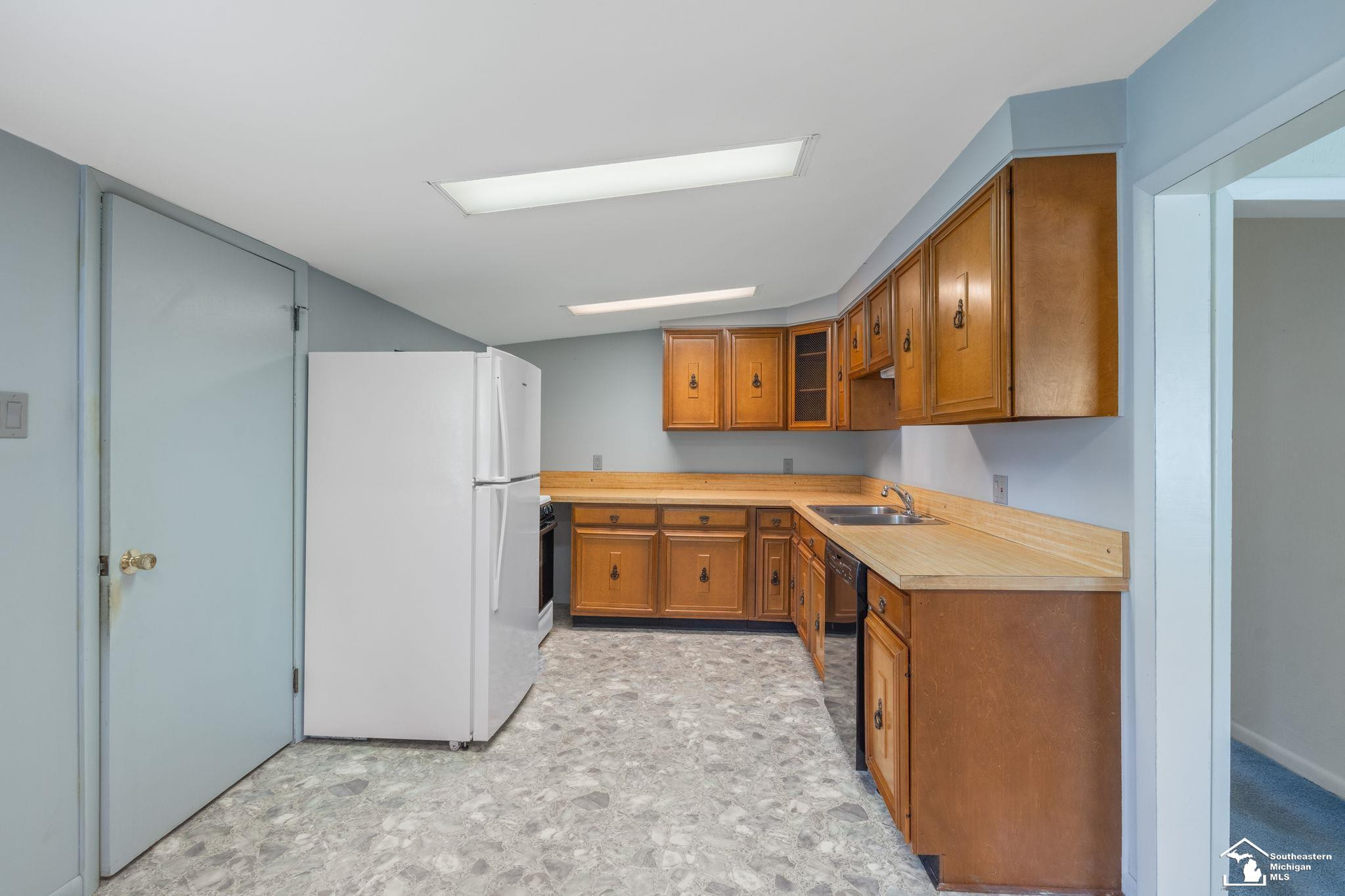 1011 Rambow Drive, Monroe, MI 48161 — Photo 8