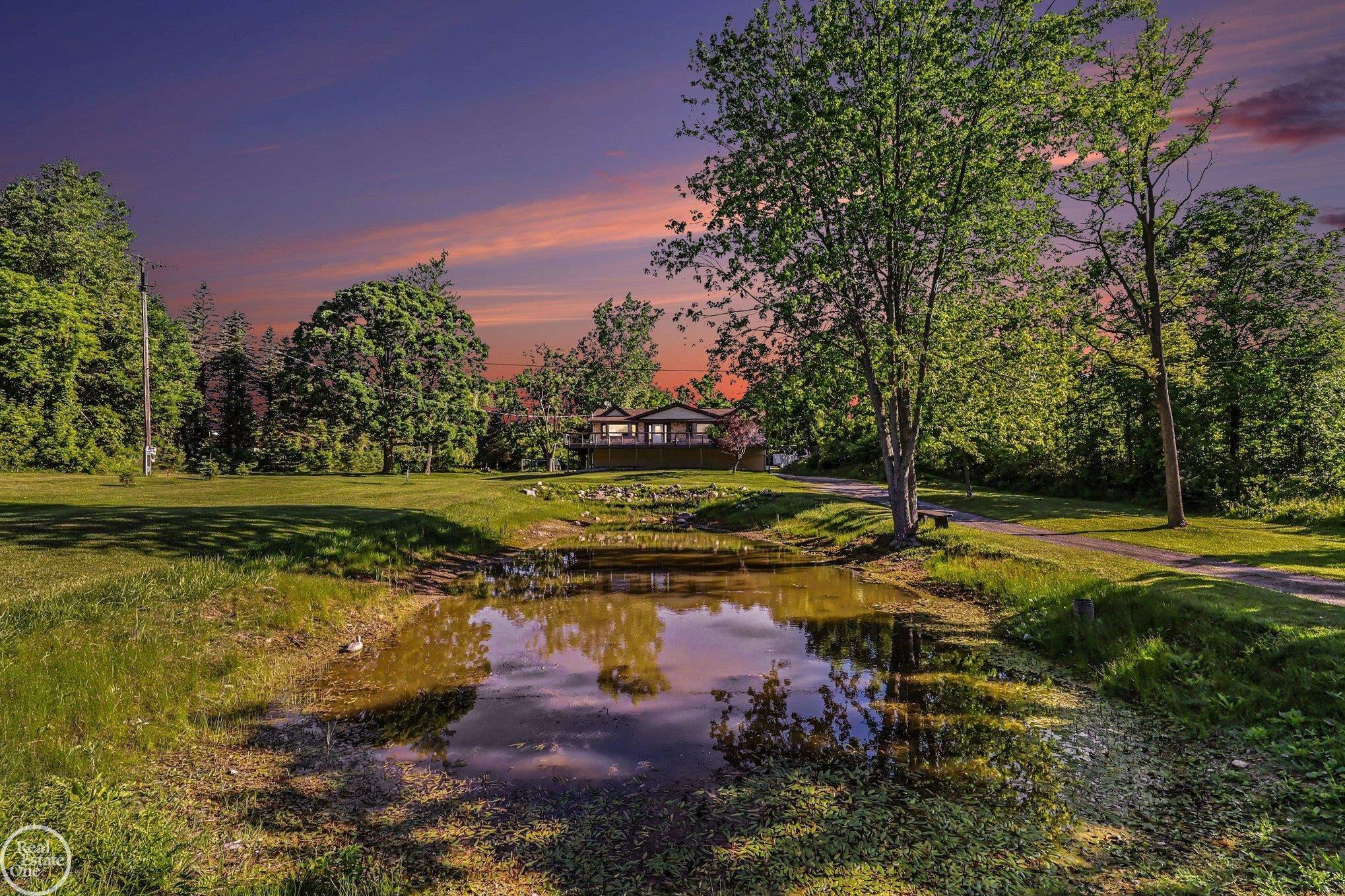 755 E Romeo Road, Leonard, MI 48367