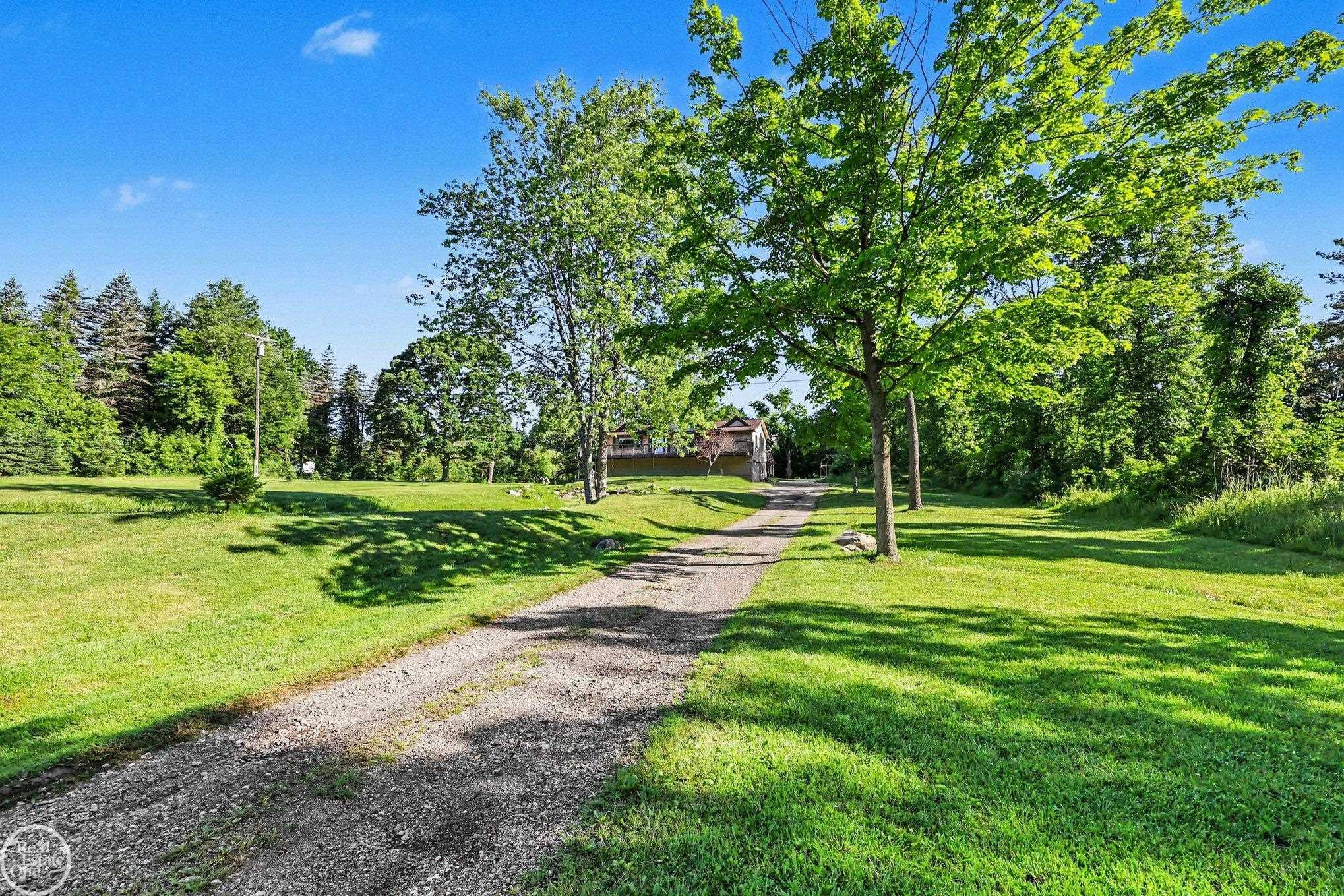 755 E Romeo Road, Leonard, MI 48367 — Photo 32