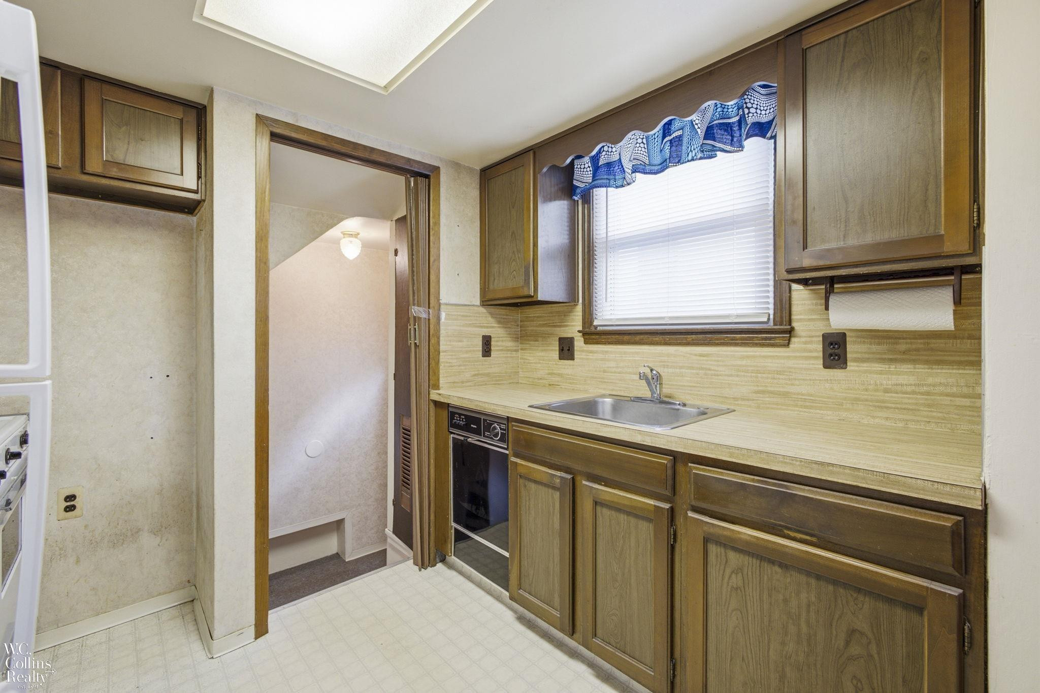 2446 Harvard Road, Berkley, MI 48072 — Photo 12