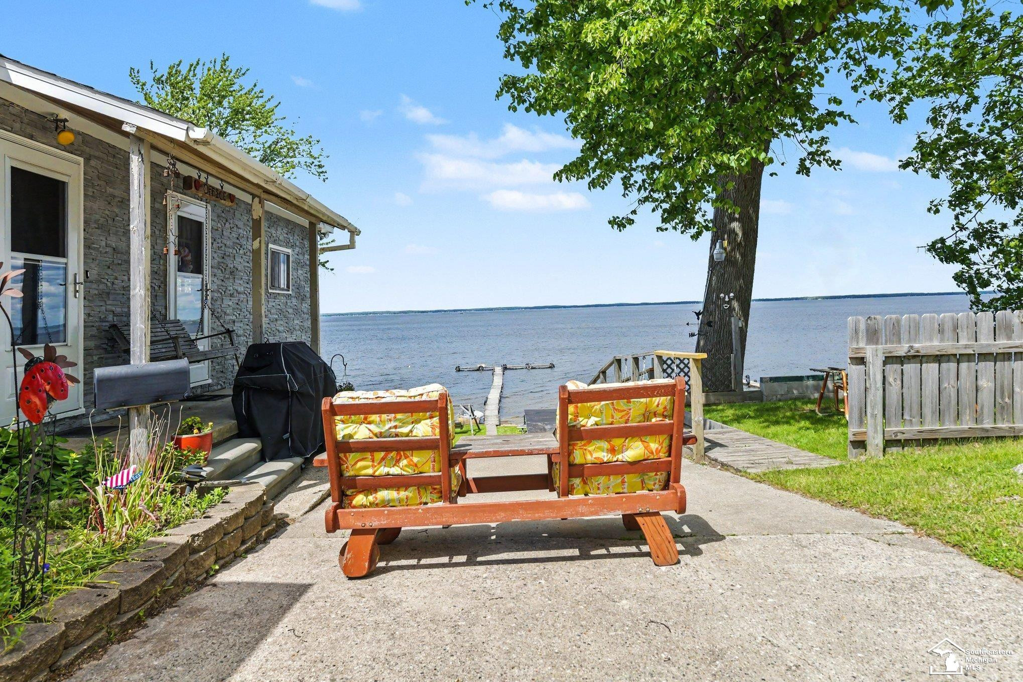5358 W Houghton Lake Drive, Houghton Lake, MI 48629