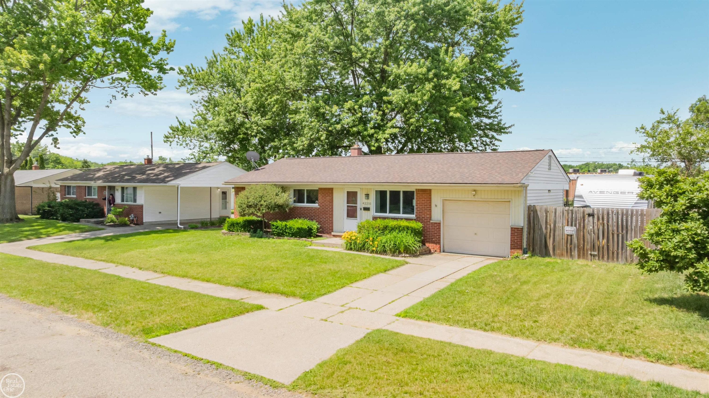 42251 BETLEY Drive, Sterling Heights, MI 48313 — Photo 2