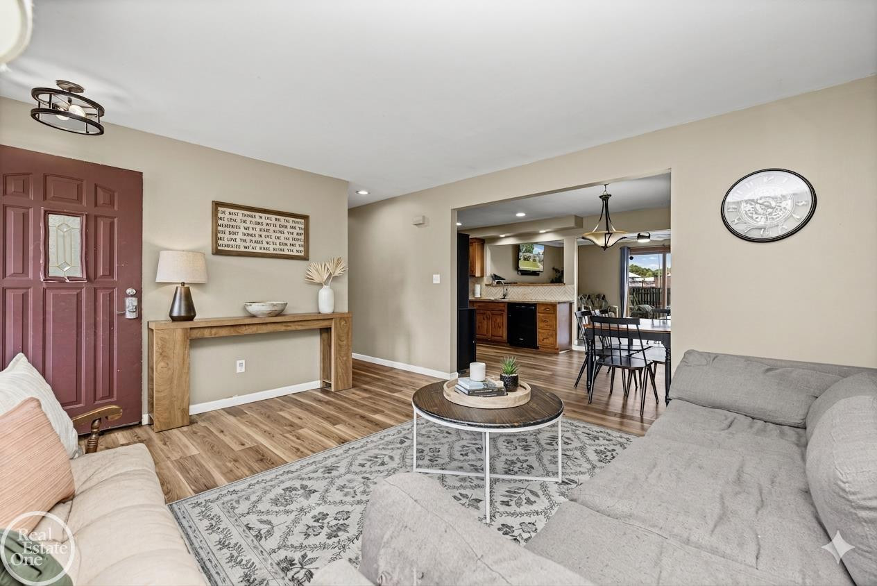 42251 BETLEY Drive, Sterling Heights, MI 48313 — Photo 4