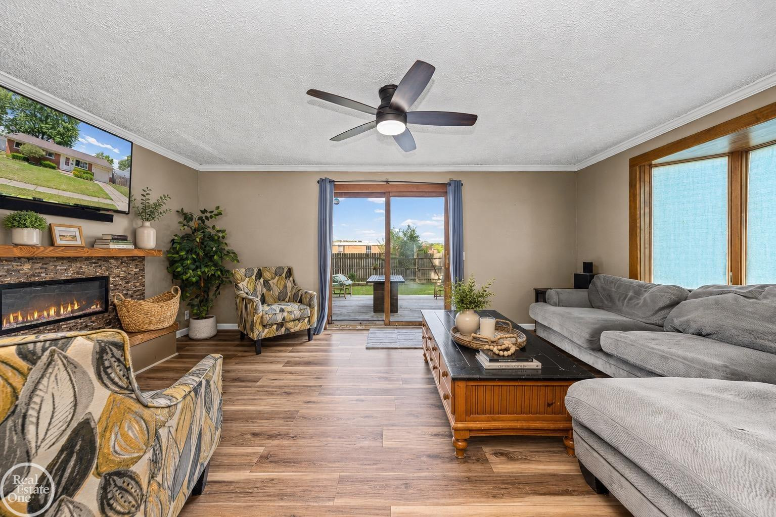 42251 BETLEY Drive, Sterling Heights, MI 48313 — Photo 8