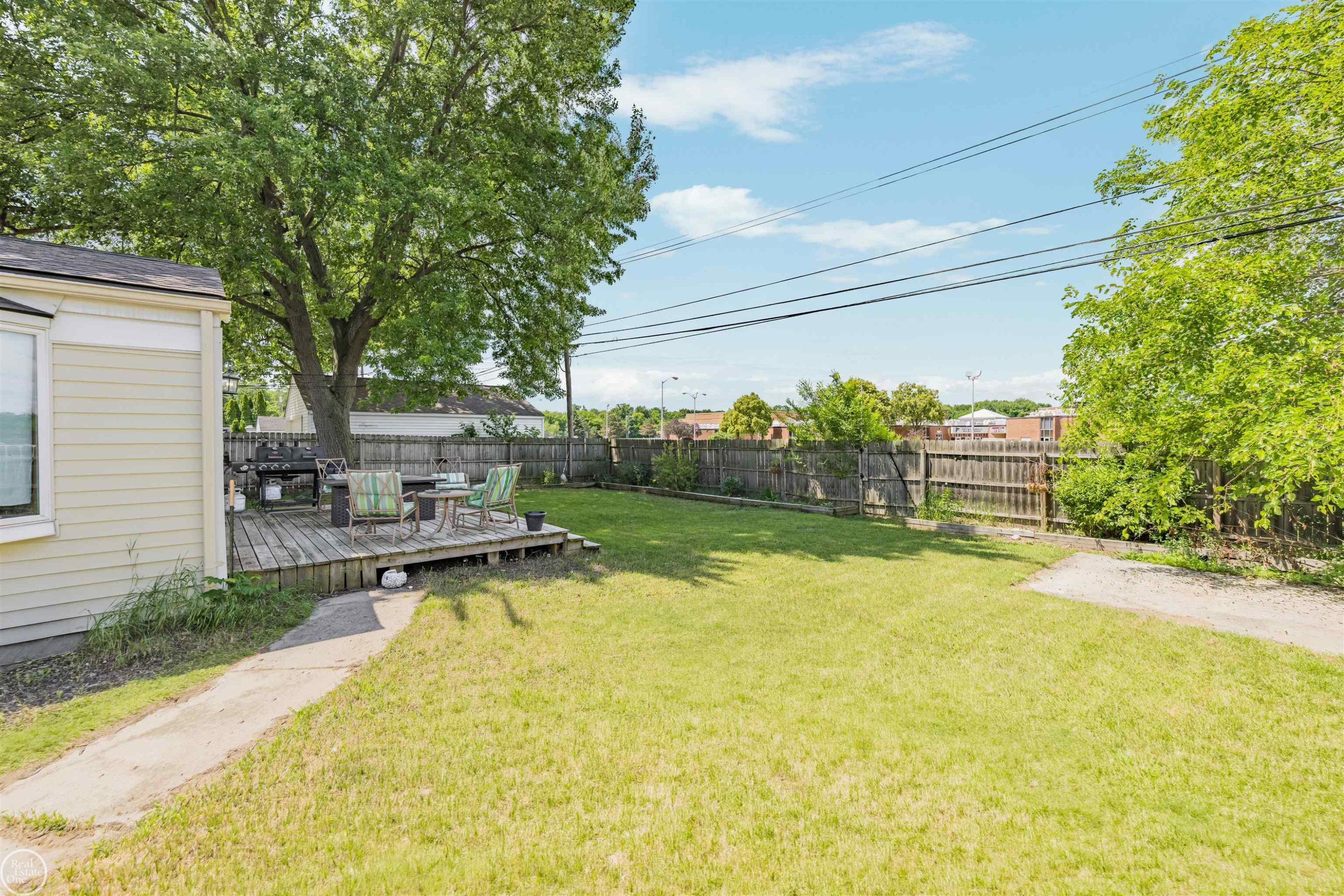 42251 BETLEY Drive, Sterling Heights, MI 48313 — Photo 15