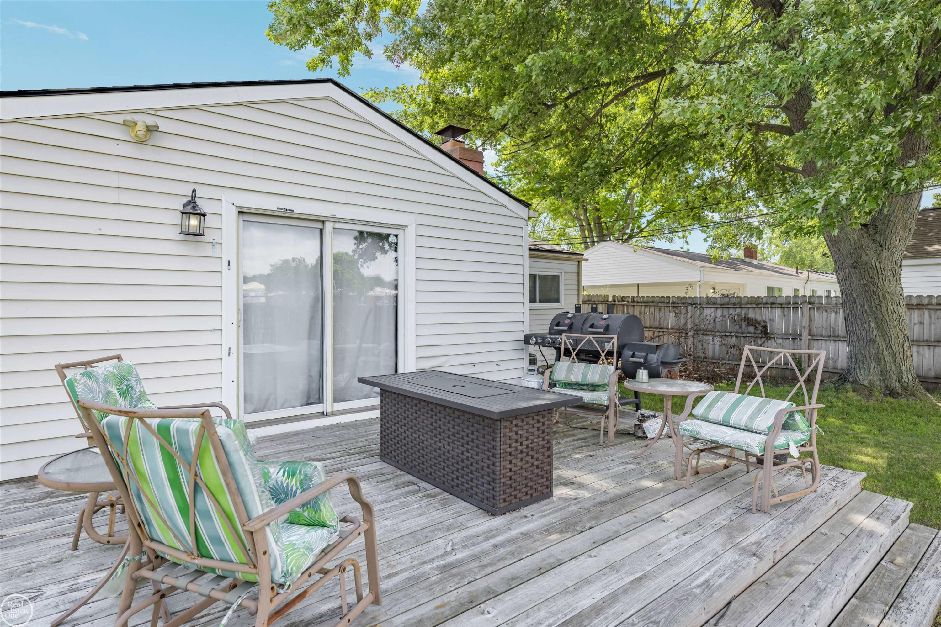 42251 BETLEY Drive, Sterling Heights, MI 48313 — Photo 17