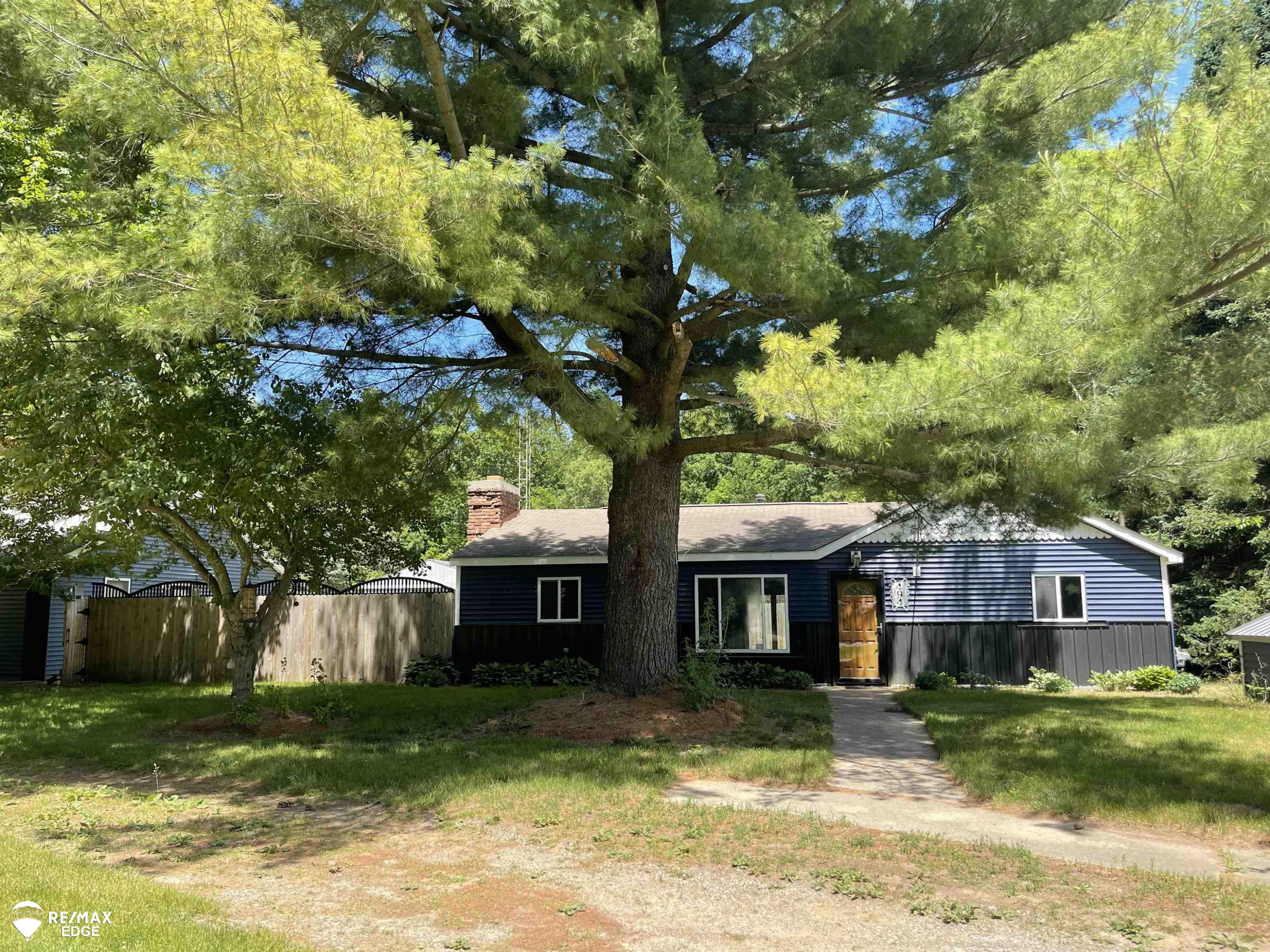 494 W Barnes Lake Road, MI 48421 — front exterior