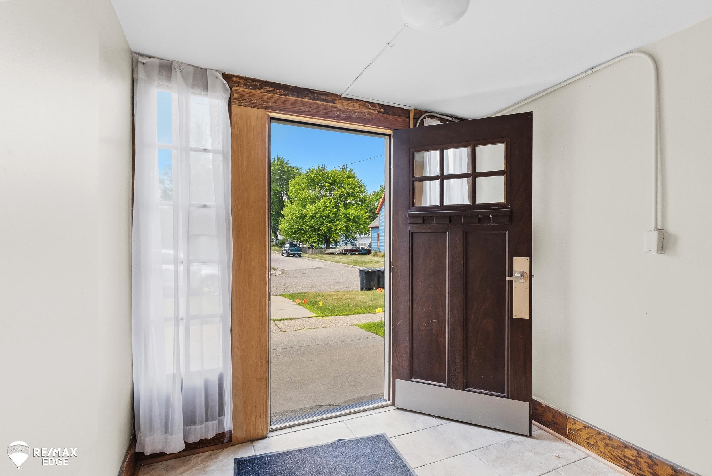 625 Thayer Street, Flint, MI 48503 — Photo 5