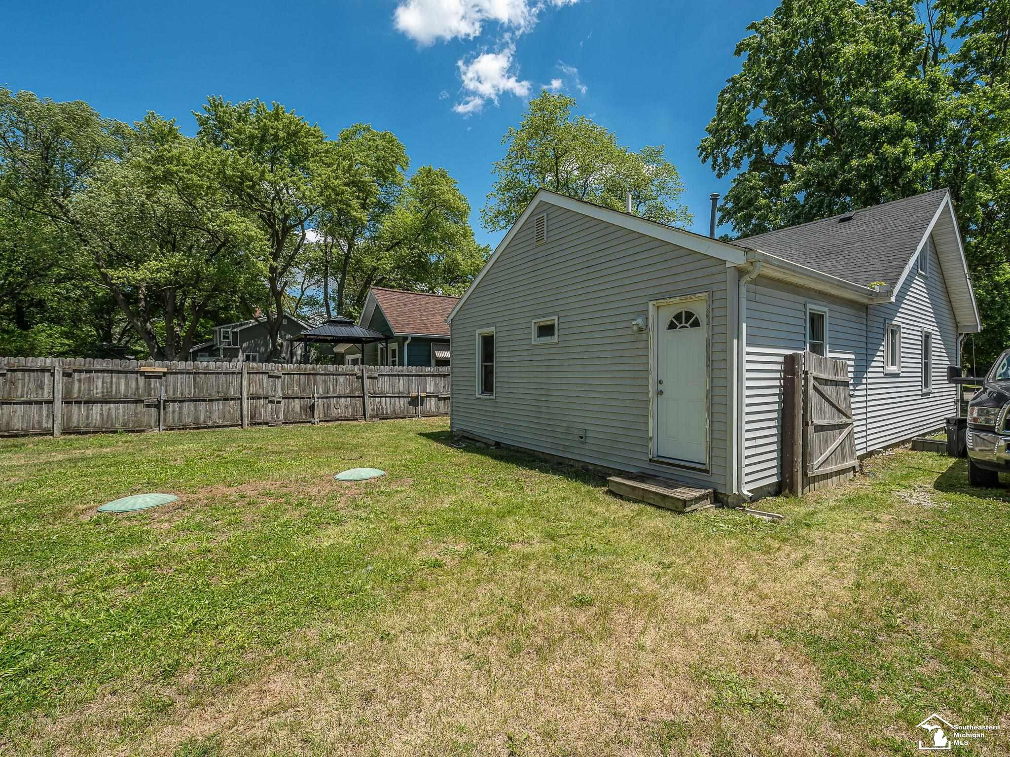 13023 S Dixie Highway, La Salle, MI — Photo 21